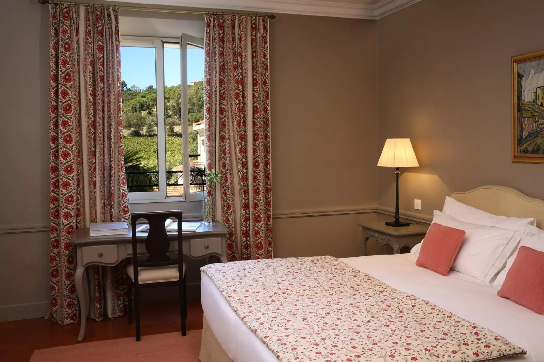 Classic Room - Free Access to Spa and Private Beach in Château de Valmer Classic Room - Free Access to Spa and Private Beach in Château de Valmer