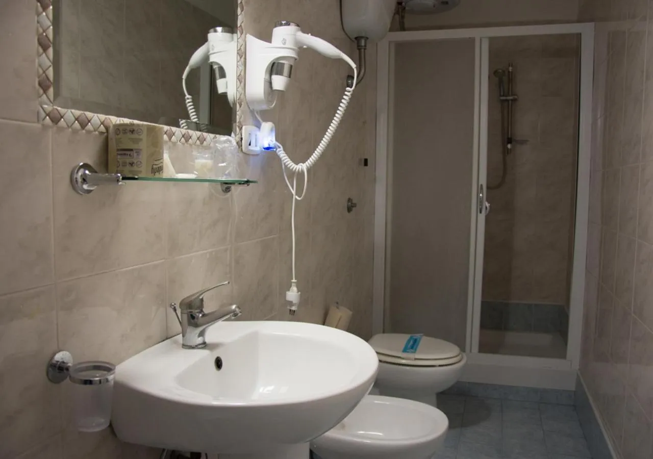 Bathroom in Hotel Le Orchidee