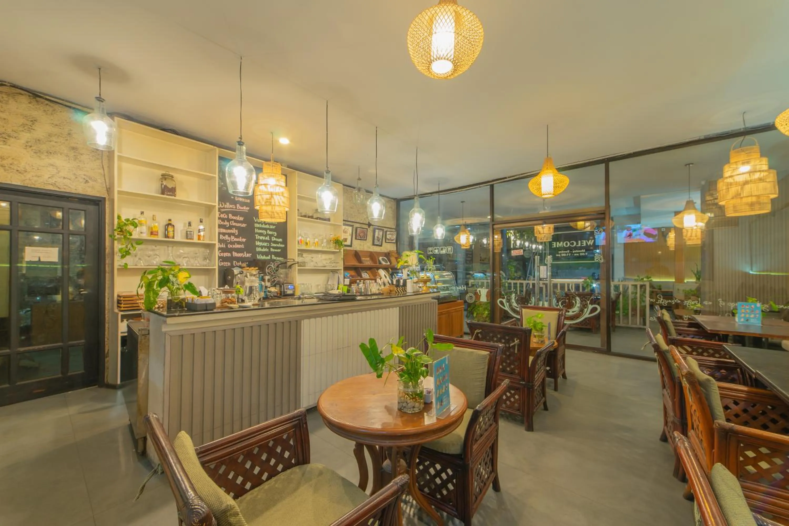 Restaurant/places to eat in Nirmala Hotel Jimbaran