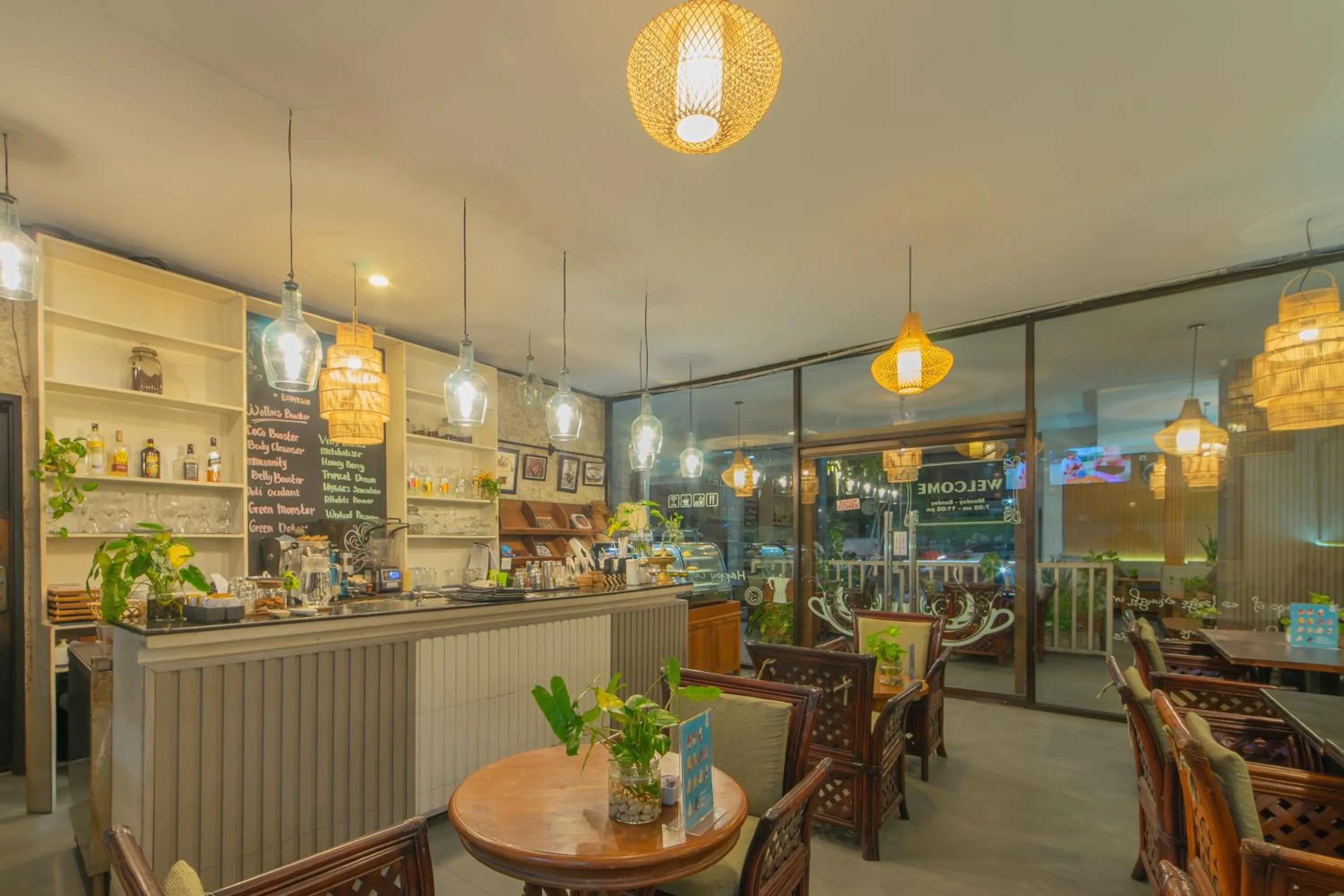 Restaurant/places to eat in Nirmala Hotel Jimbaran