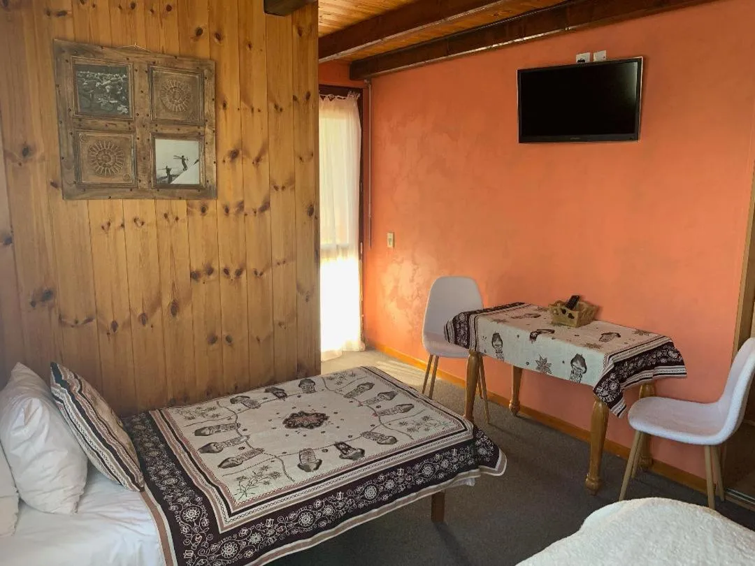 Bed in Hotels Les Catrems & Le Montagnou