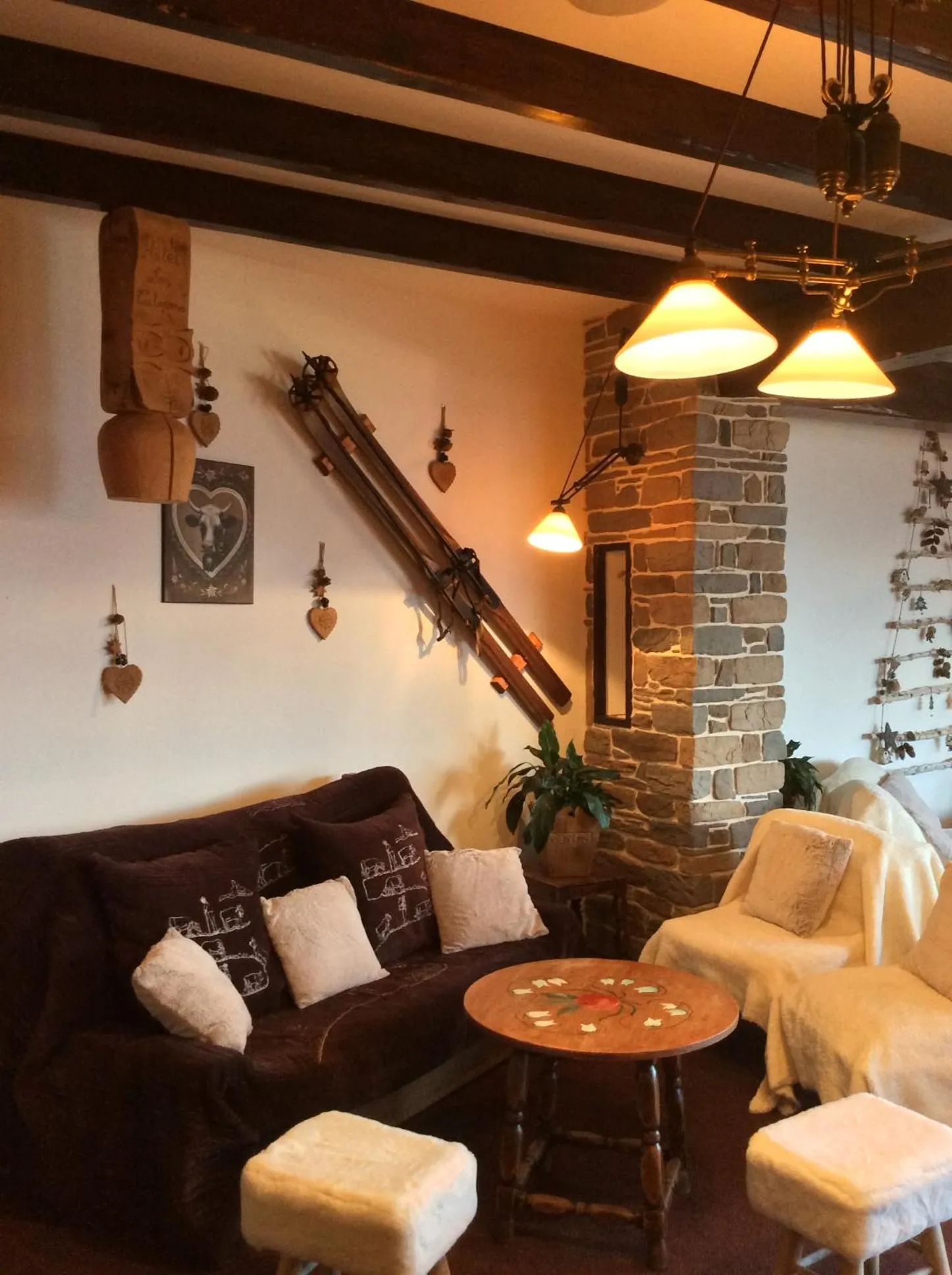Lounge or bar in Hotels Les Catrems & Le Montagnou