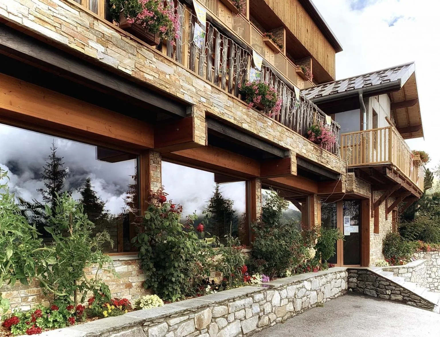Property building in Hotels Les Catrems & Le Montagnou