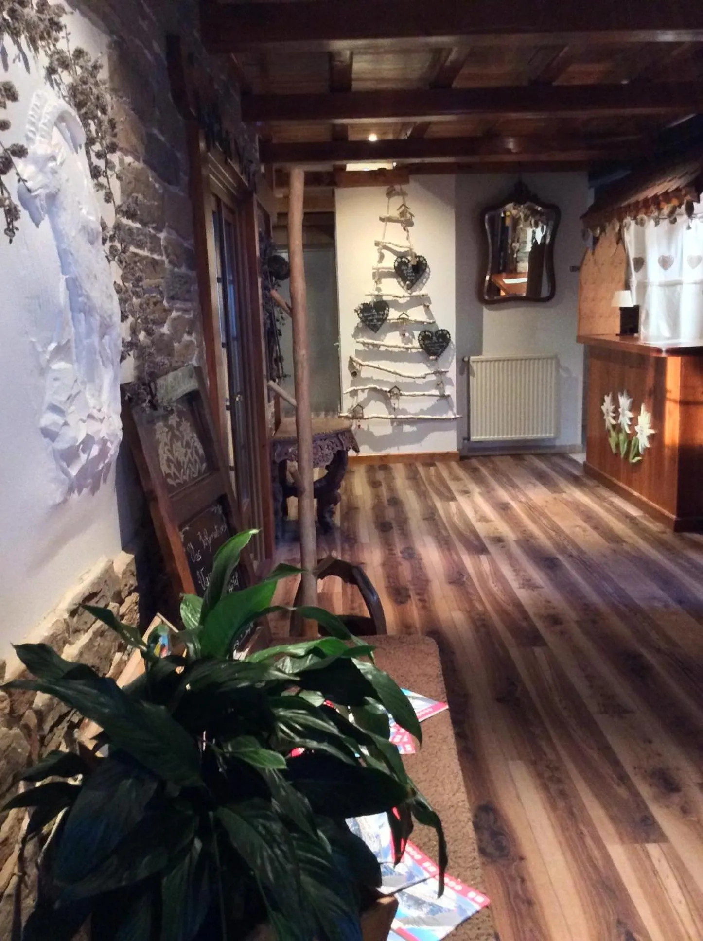 Lobby or reception in Hotels Les Catrems & Le Montagnou