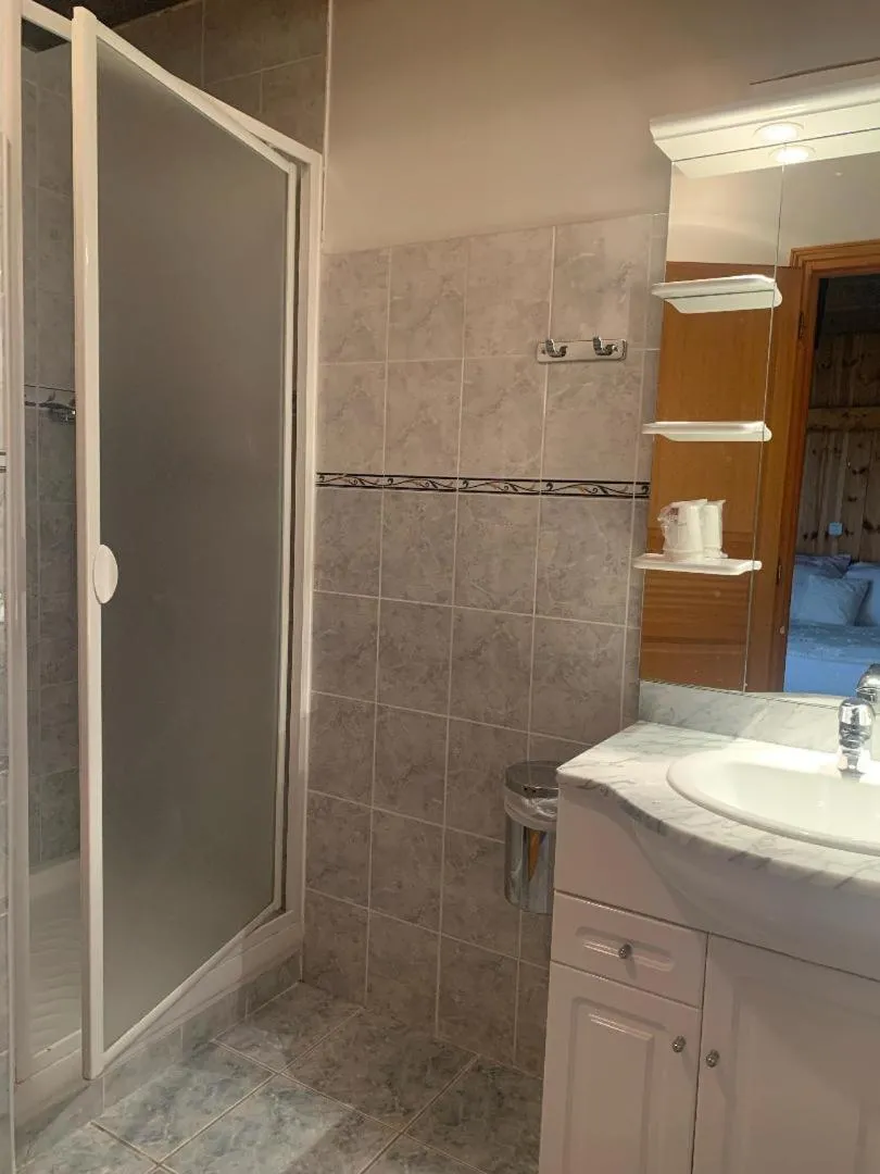 Bathroom in Hotels Les Catrems & Le Montagnou