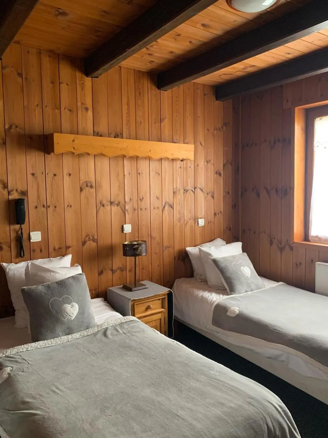 Bed in Hotels Les Catrems & Le Montagnou