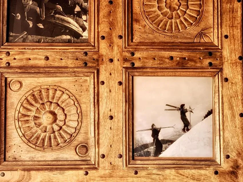 Decorative detail in Hotels Les Catrems & Le Montagnou