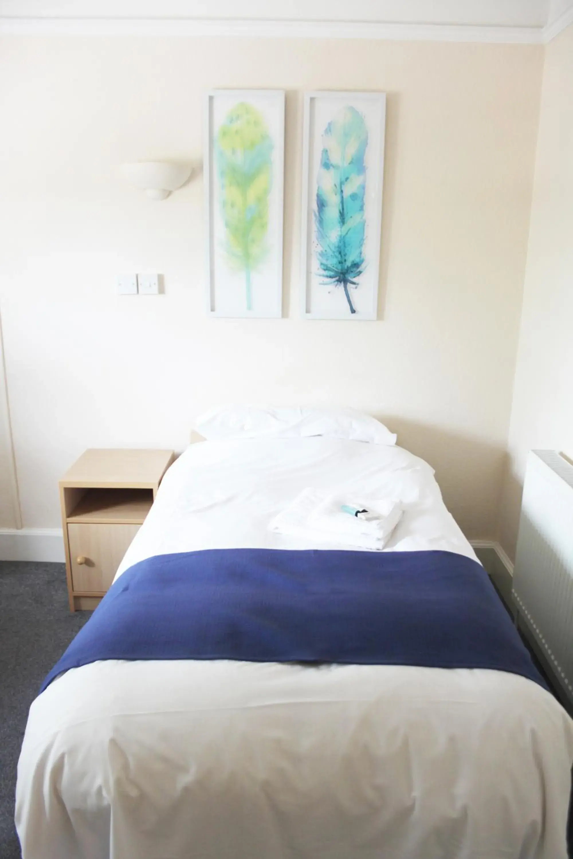 Single Room with Shared Bathroom - single occupancy in The Station Single Room with Shared Bathroom - single occupancy in The Station