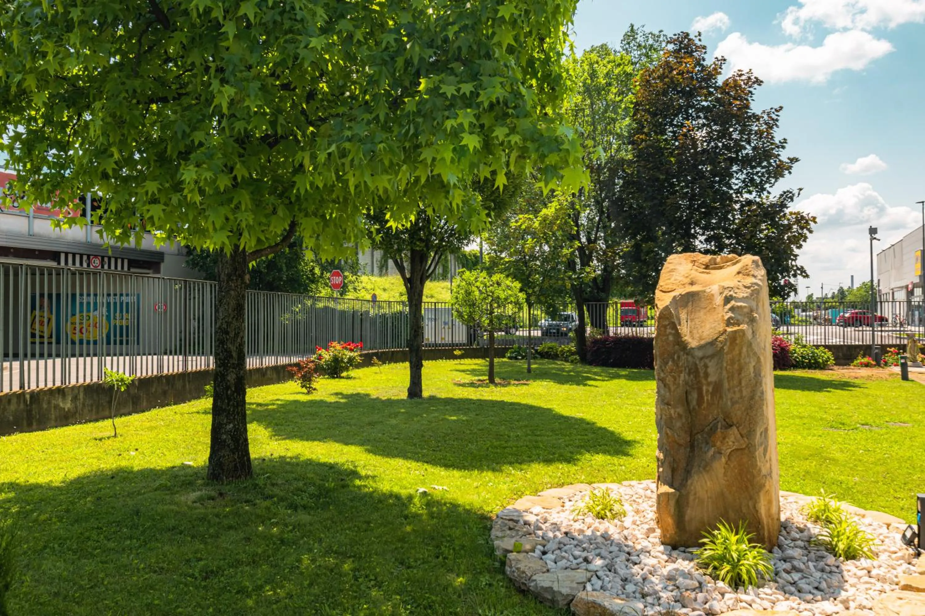 Garden in One Hotel & Restaurant