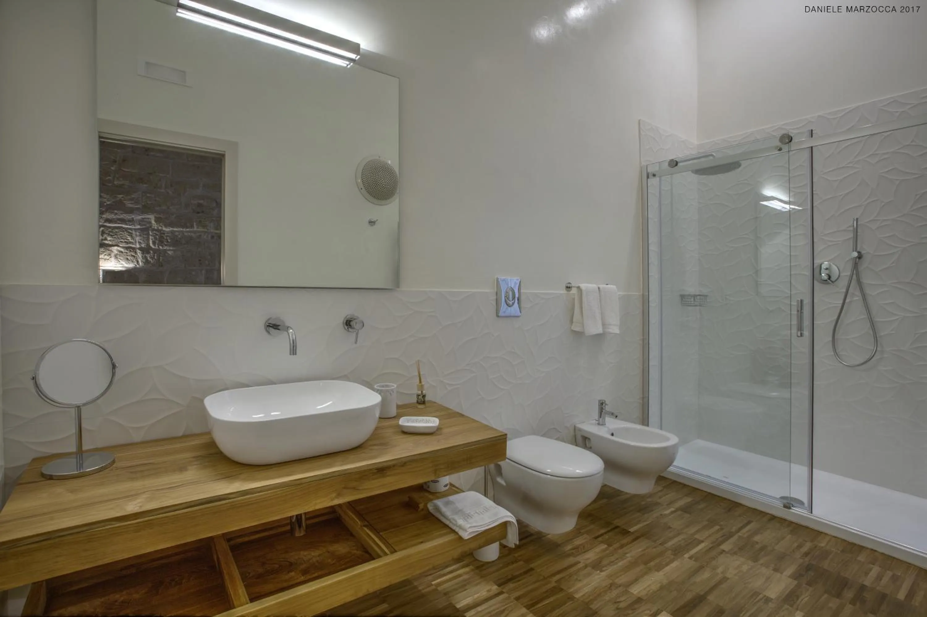 Shower in Muragie del Castello B&B