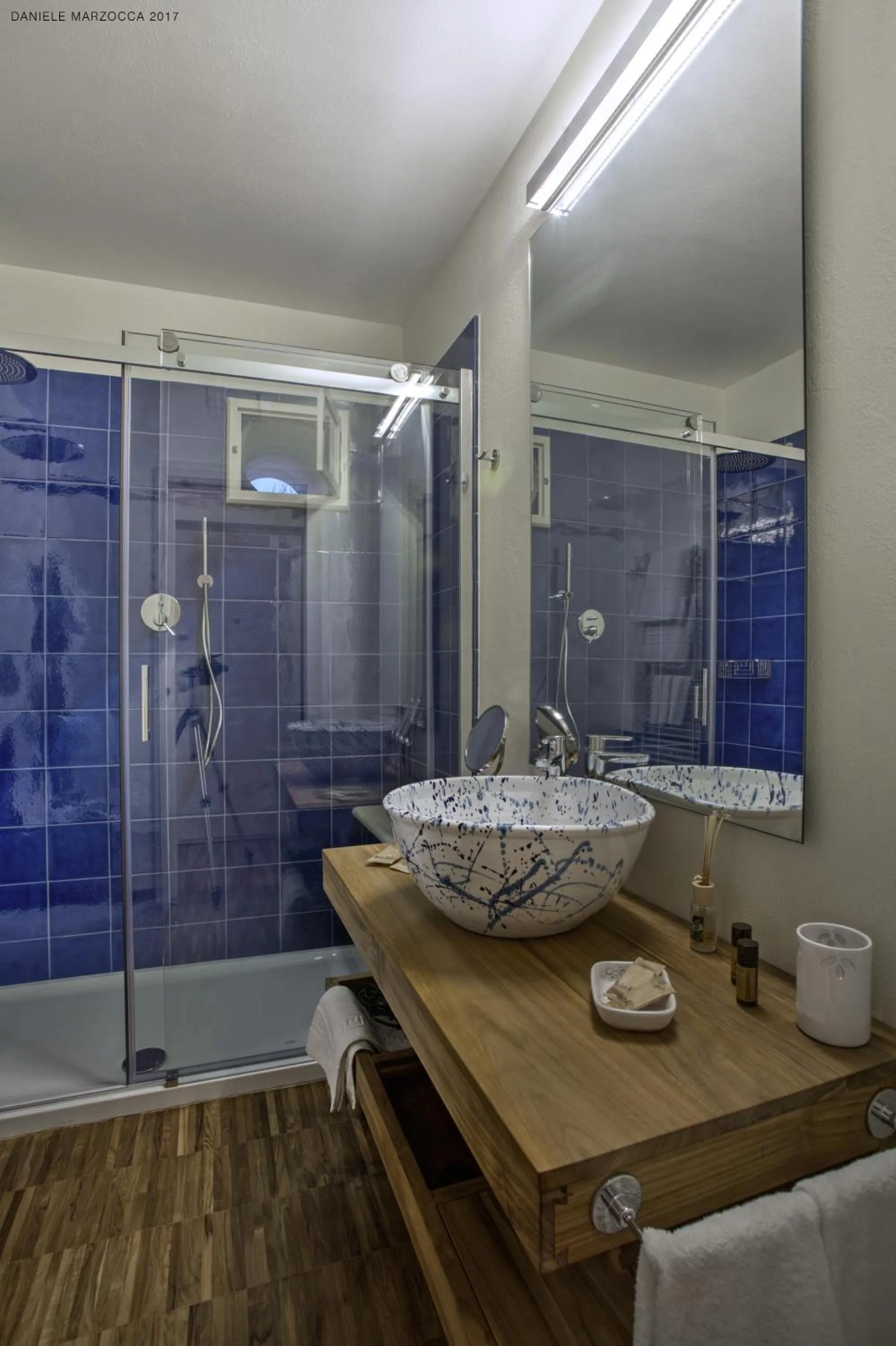 Shower in Muragie del Castello B&B