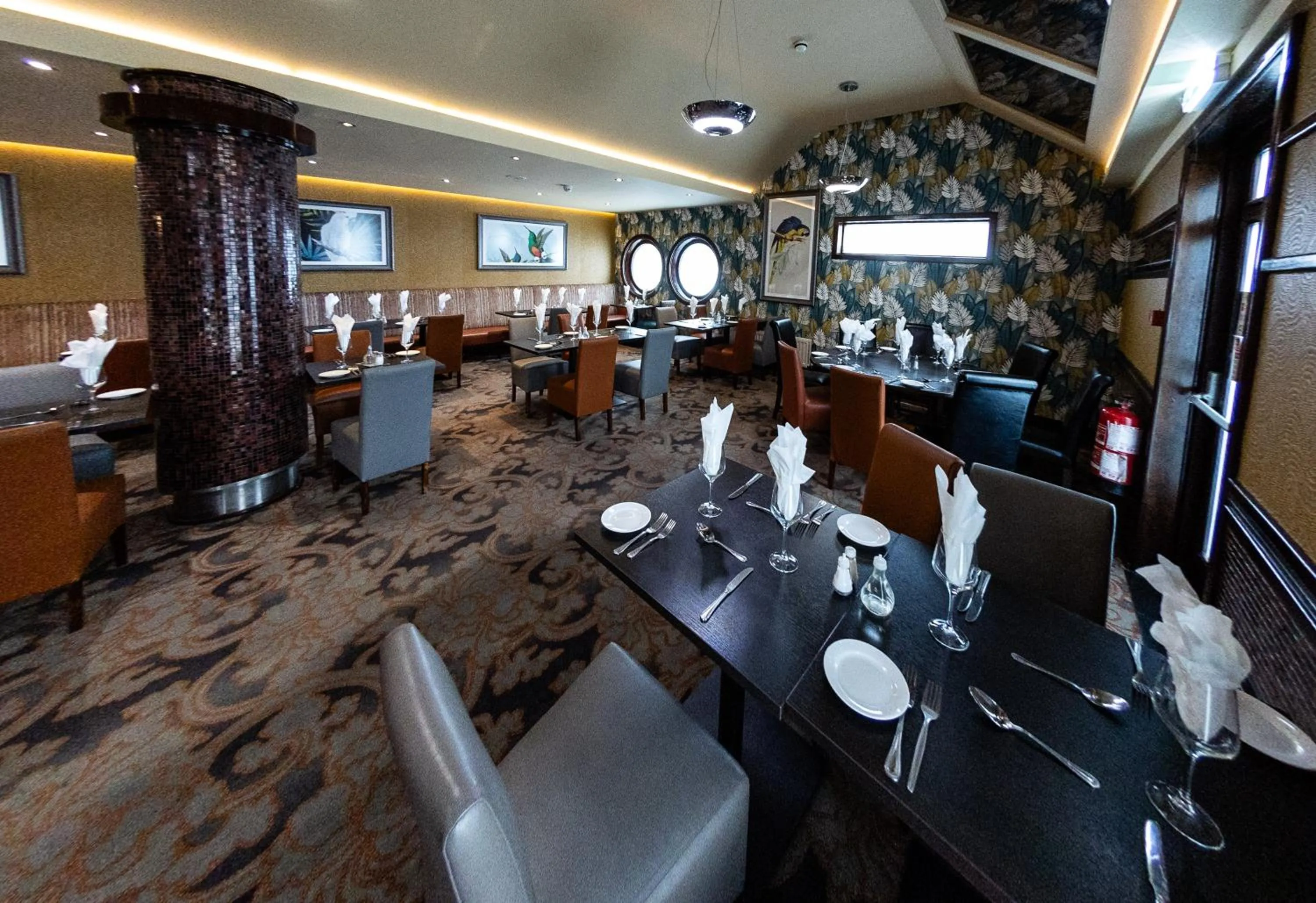 Restaurant/places to eat in Ballymac Hotel