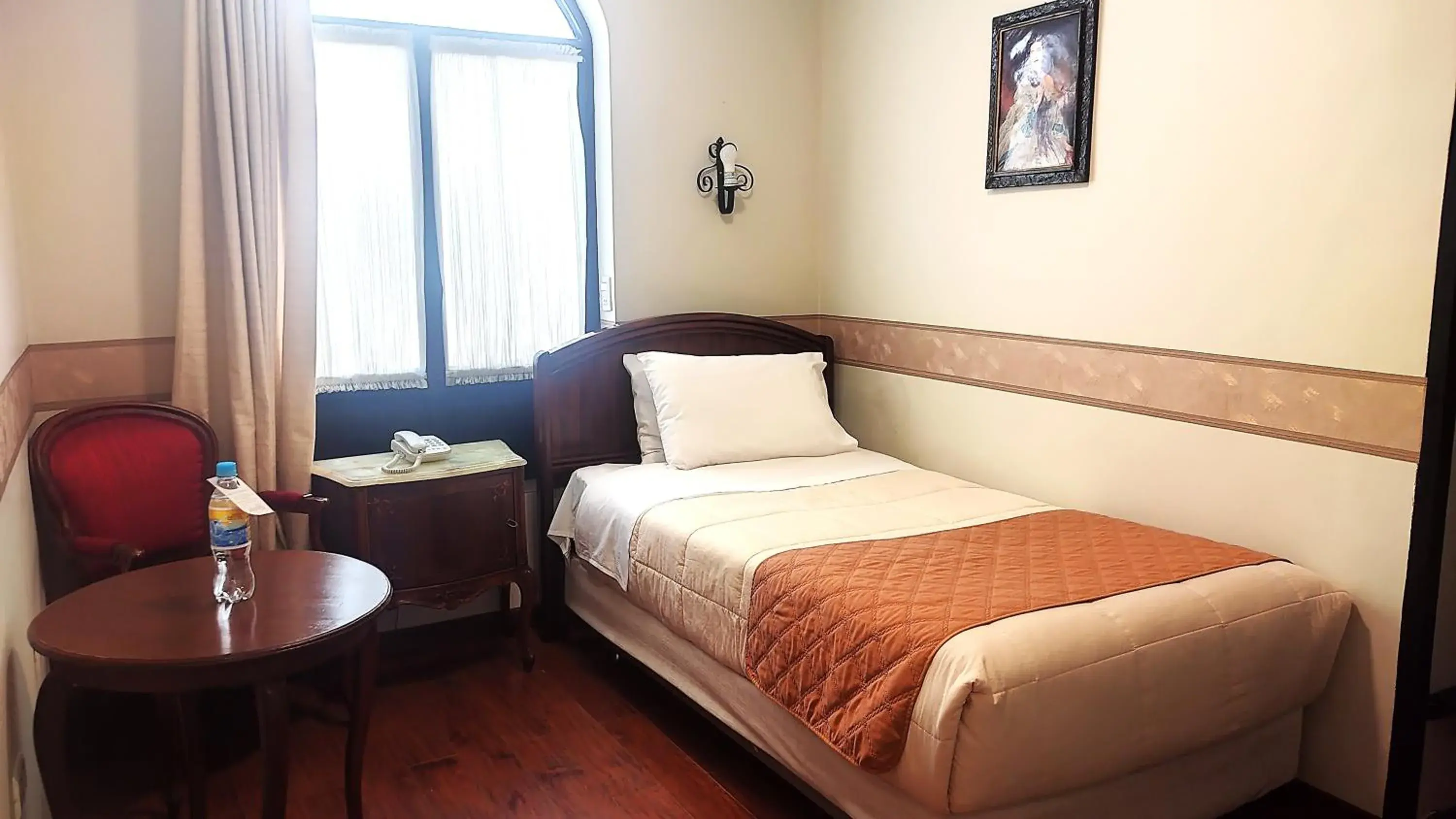 Bed in Hostal Colonial Potosi Bed in Hostal Colonial Potosi
