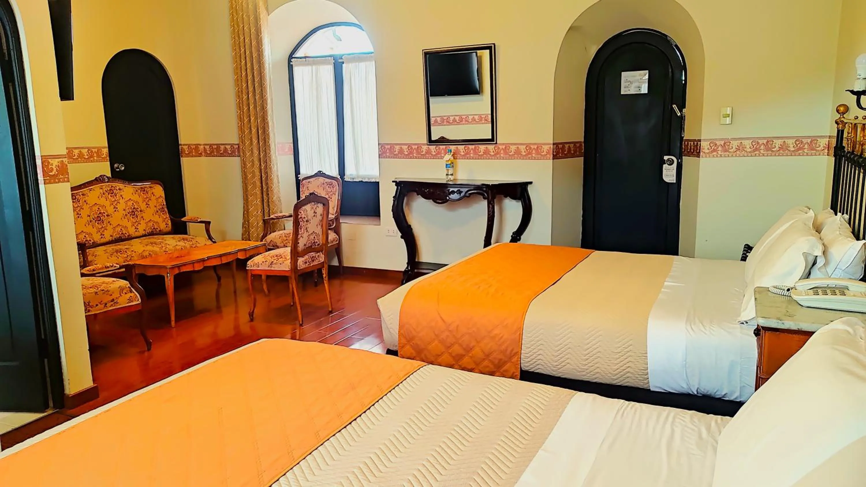 Photo of the whole room, Bed in Hostal Colonial Potosi