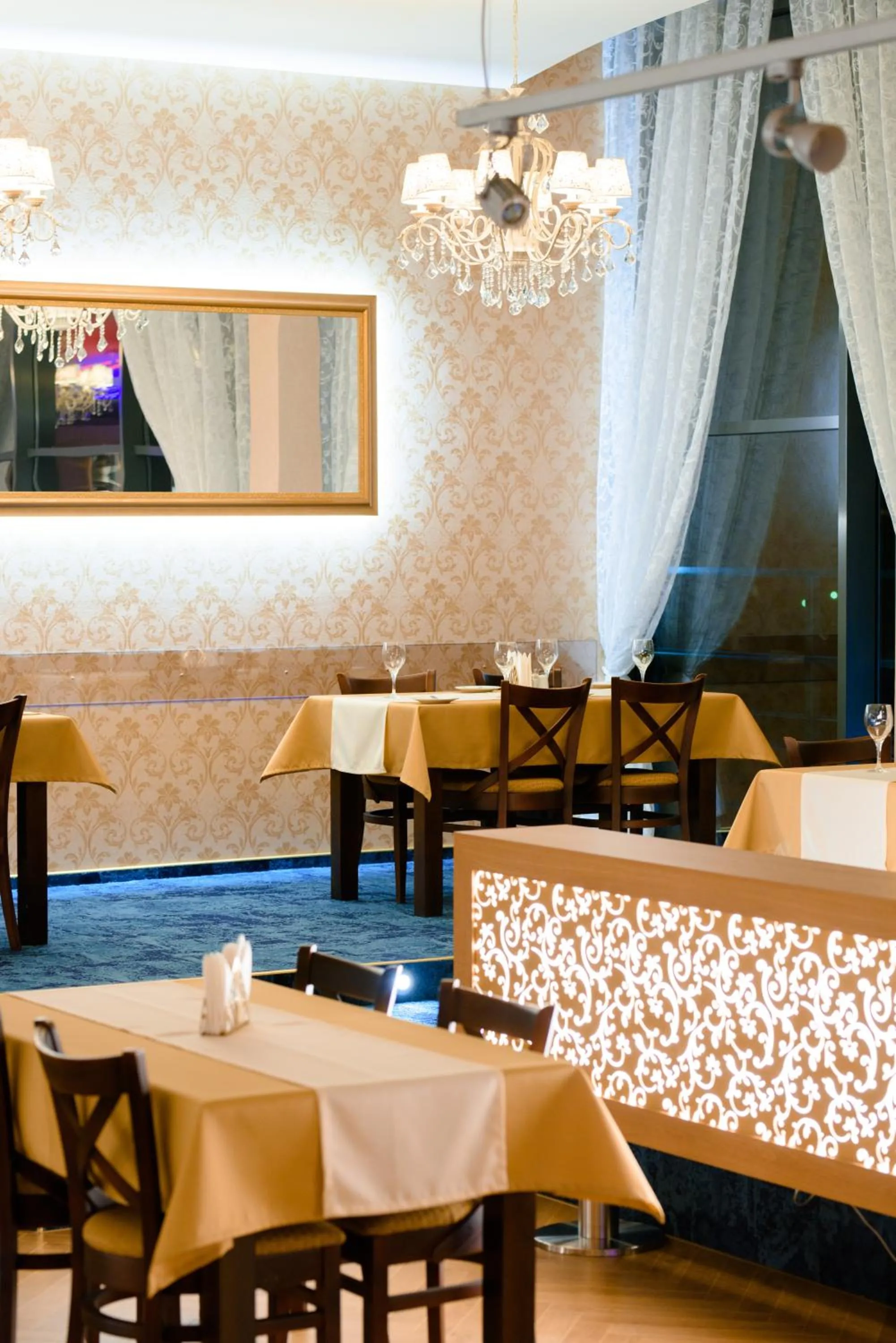 Restaurant/places to eat in Park Hotel Latgola