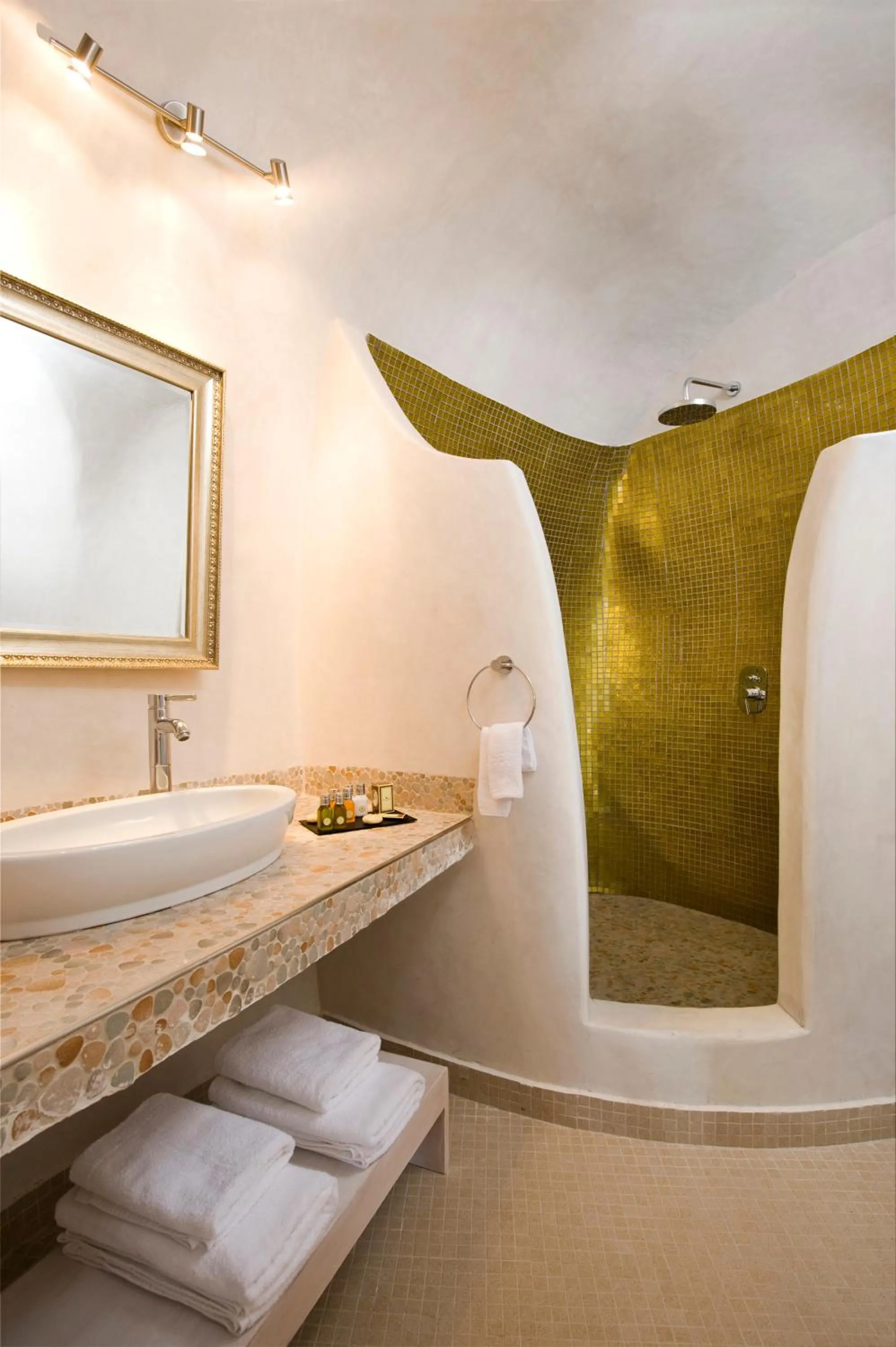 Shower in Gold Suites - Small Luxury Hotels of the World