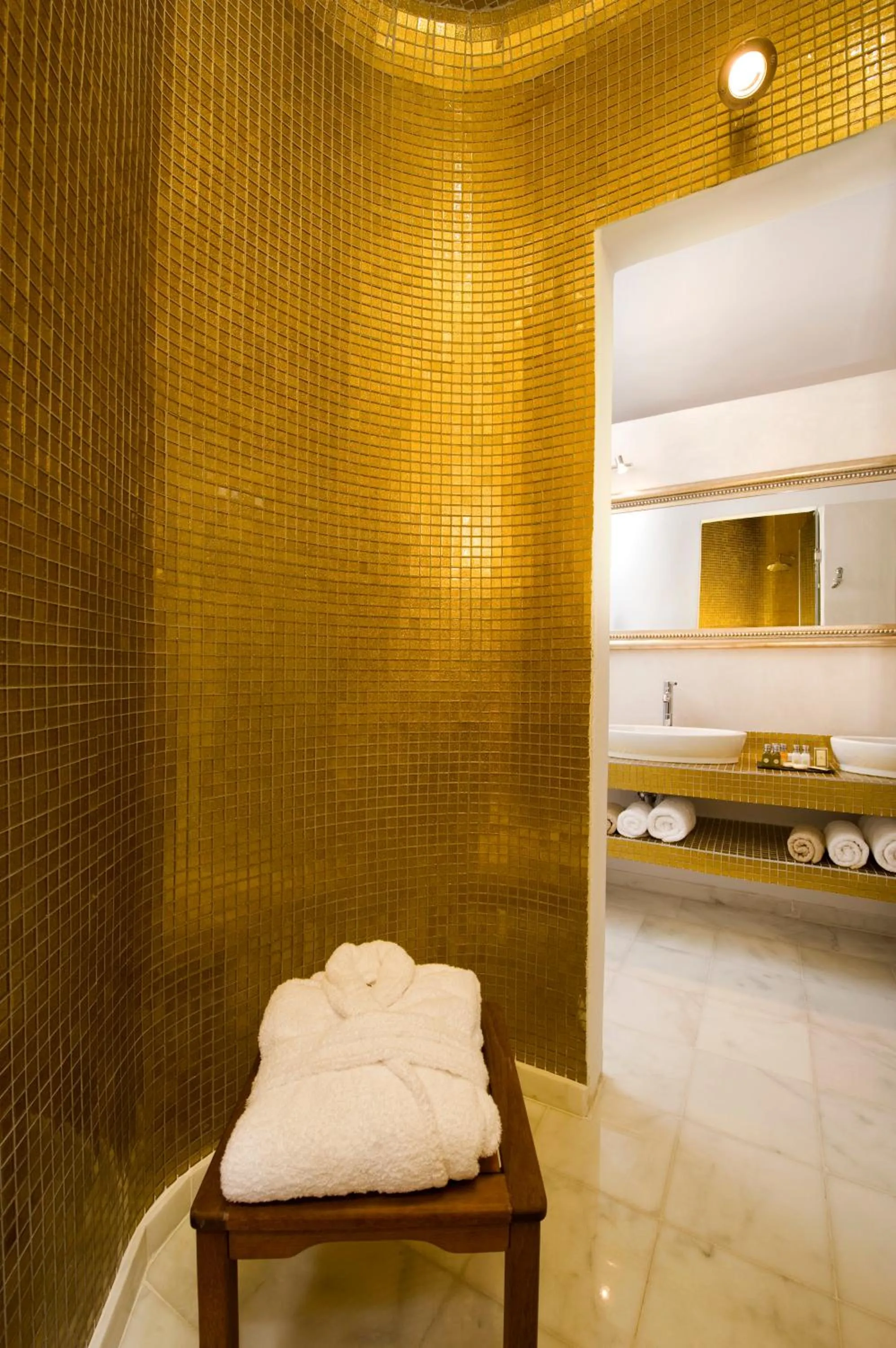 Shower in Gold Suites - Small Luxury Hotels of the World