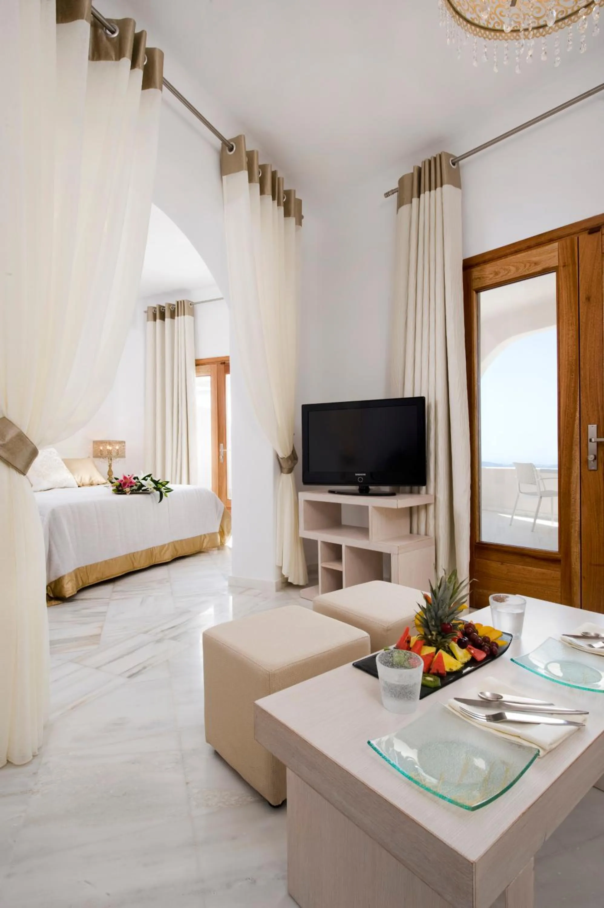 TV and multimedia, Bed in Gold Suites - Small Luxury Hotels of the World