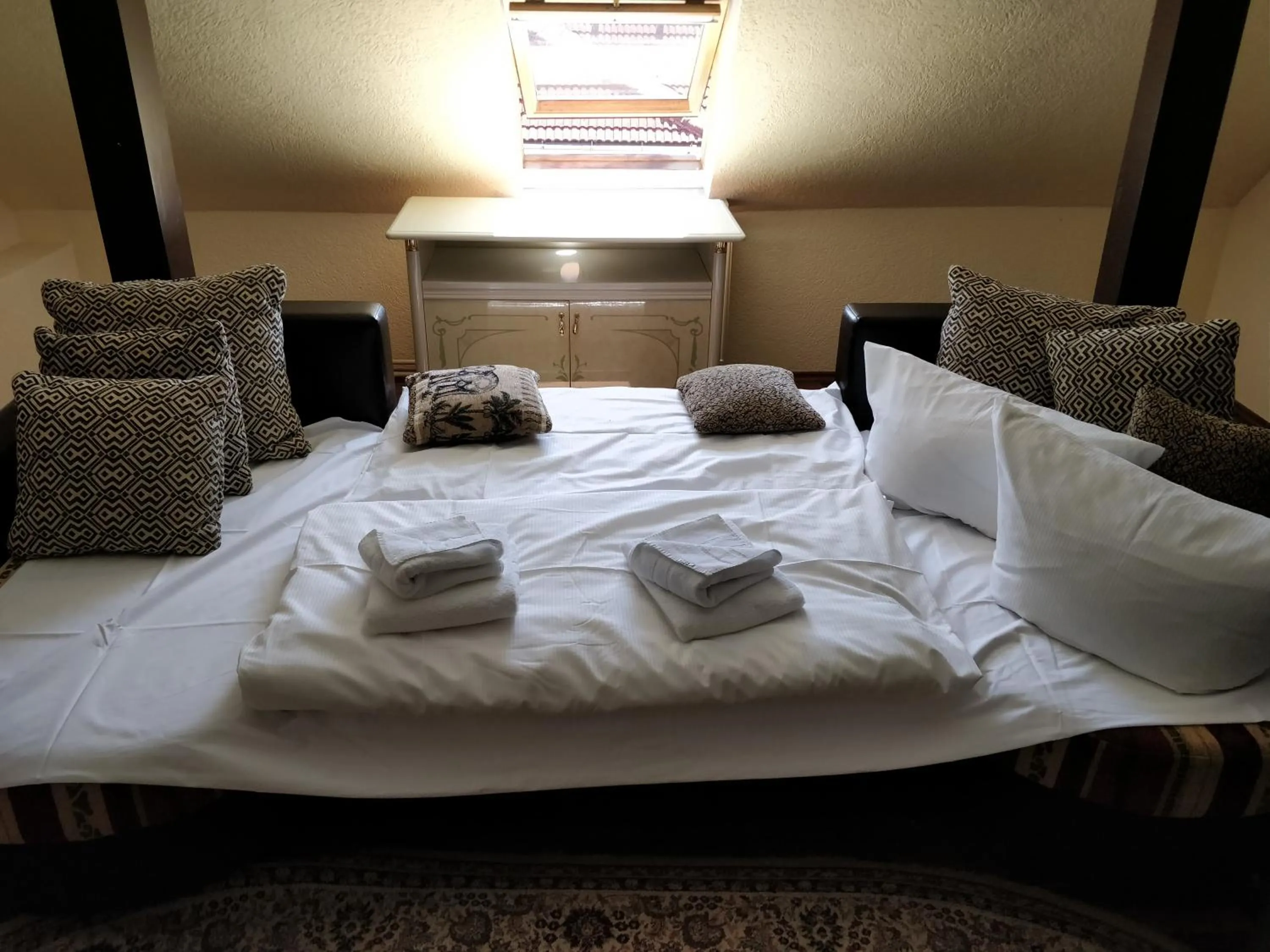 Living room, Bed in Hotel Zum goldenen Stern