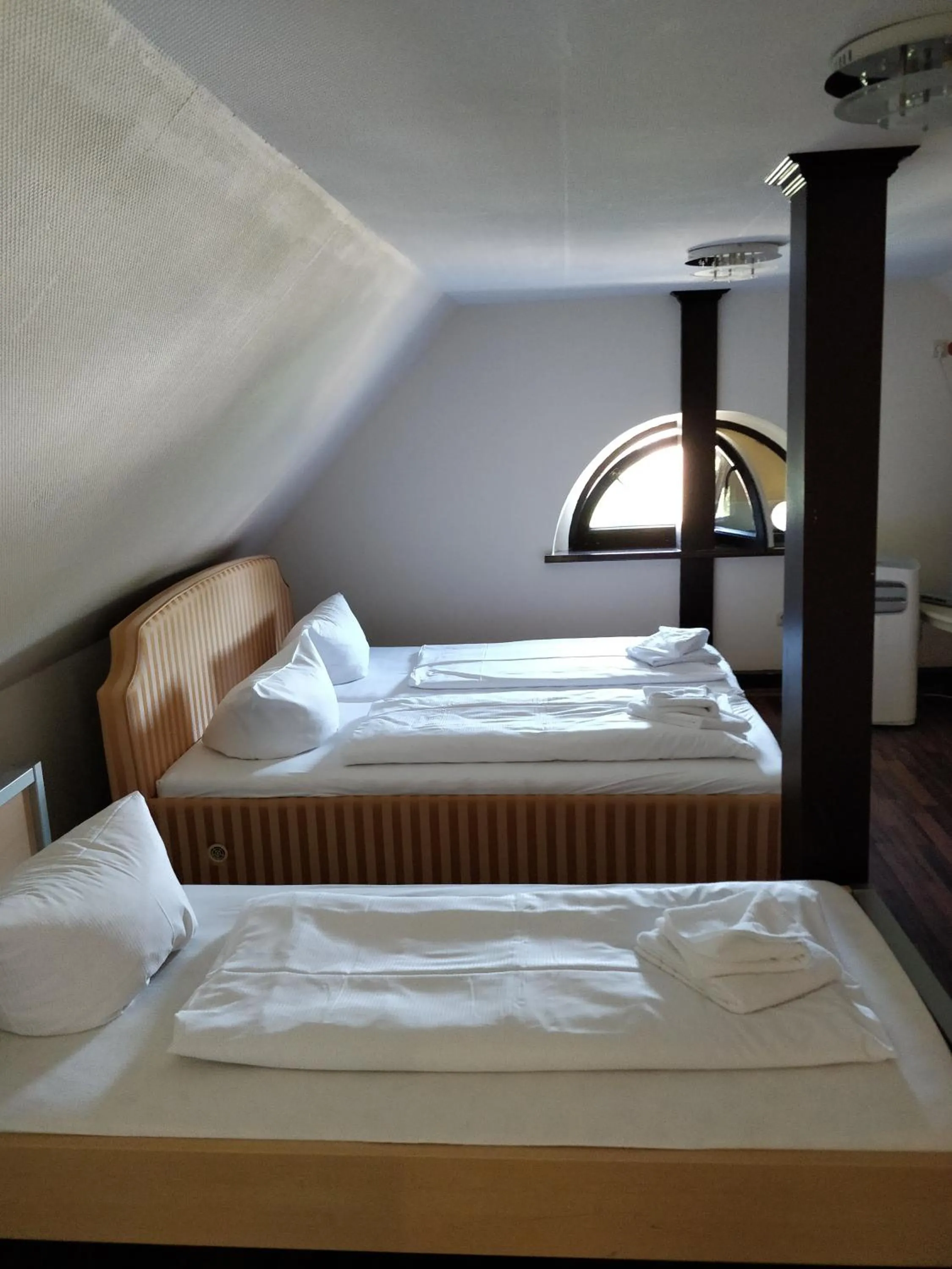 Photo of the whole room, Bed in Hotel Zum goldenen Stern