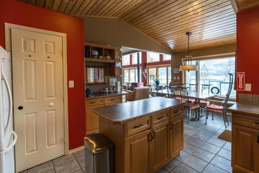 Kitchen or kitchenette in The Sentinel