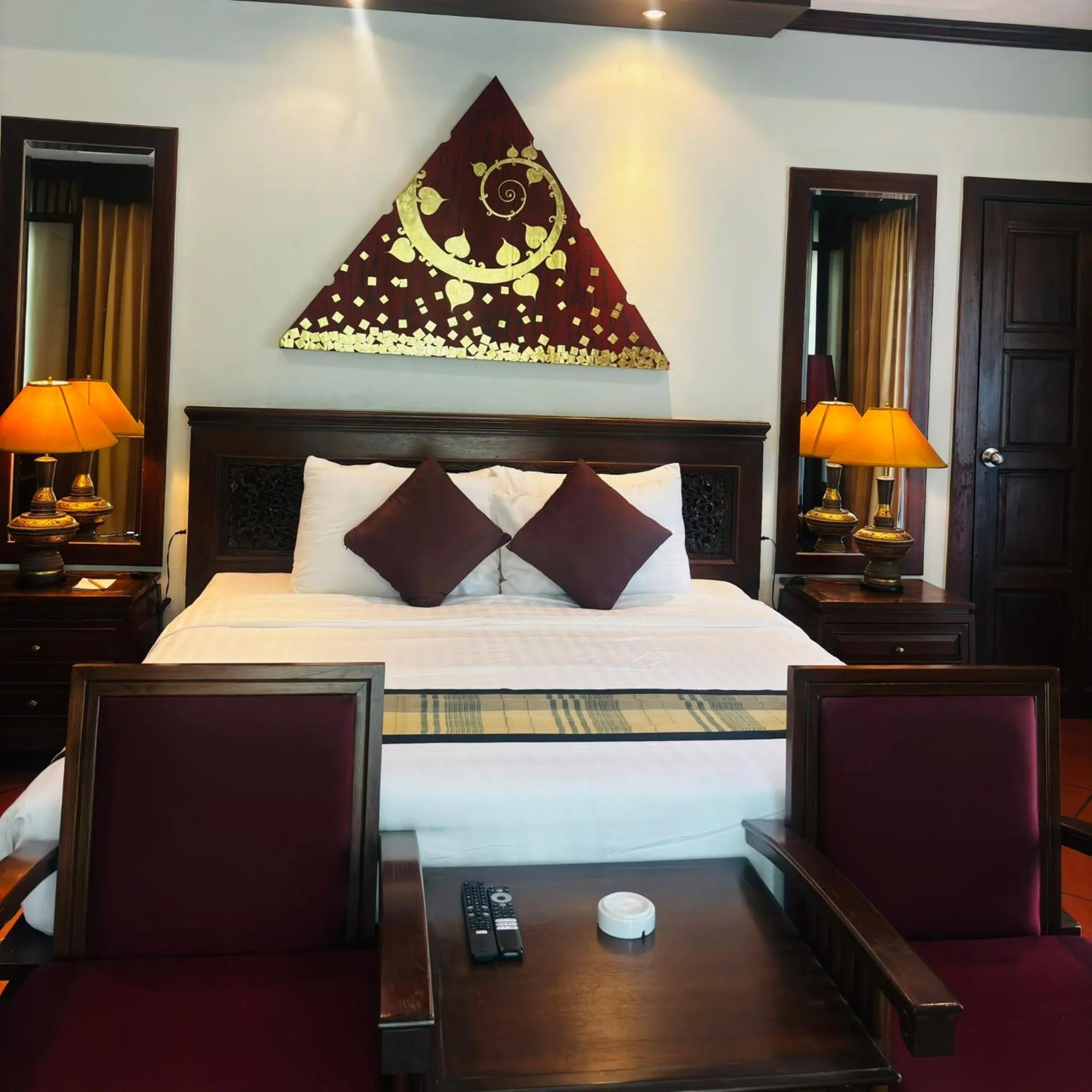 Bed in Avalon Beach Resort