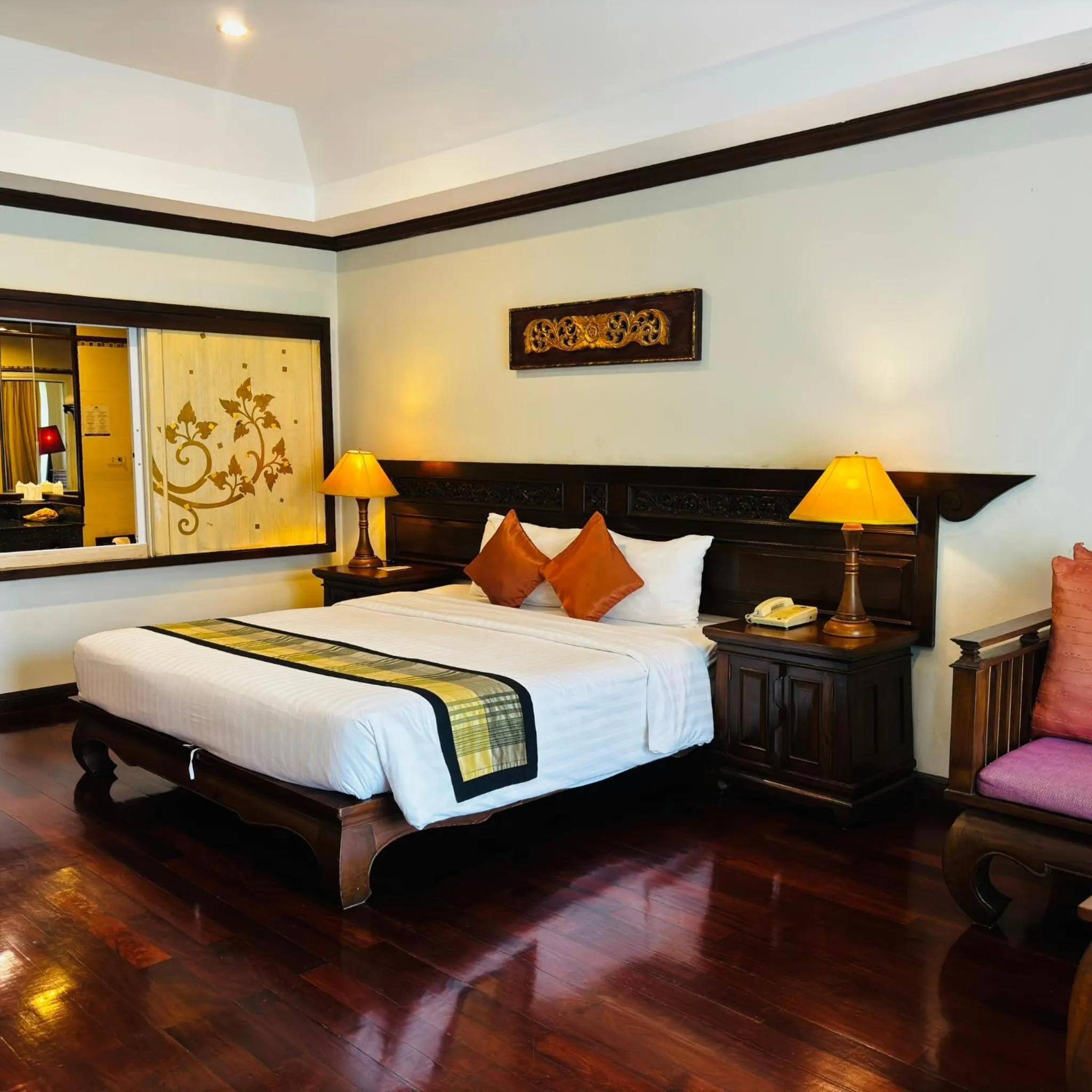 Bed in Avalon Beach Resort