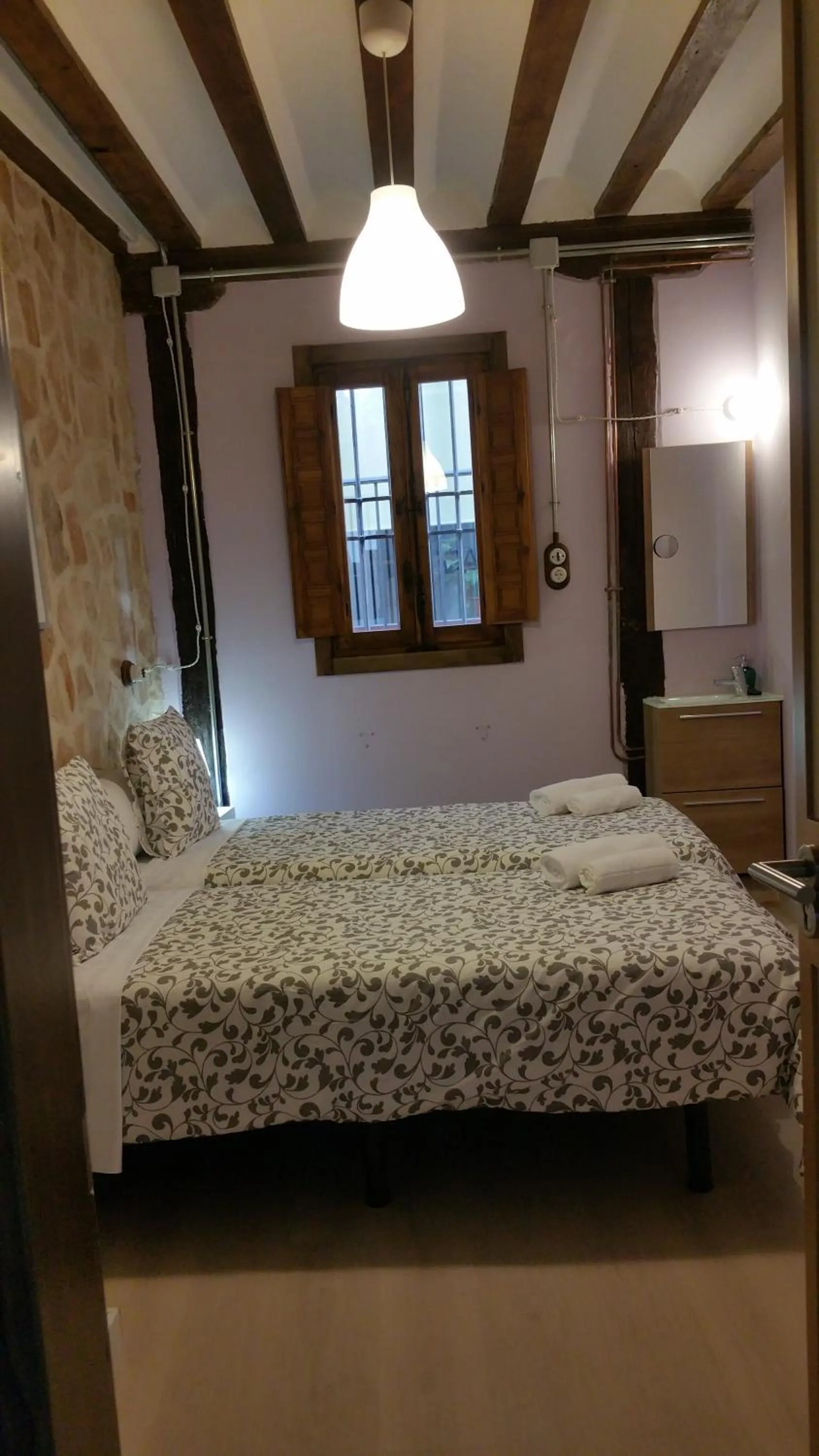 Bedroom, Bed in Toledo Flat, City Centre
