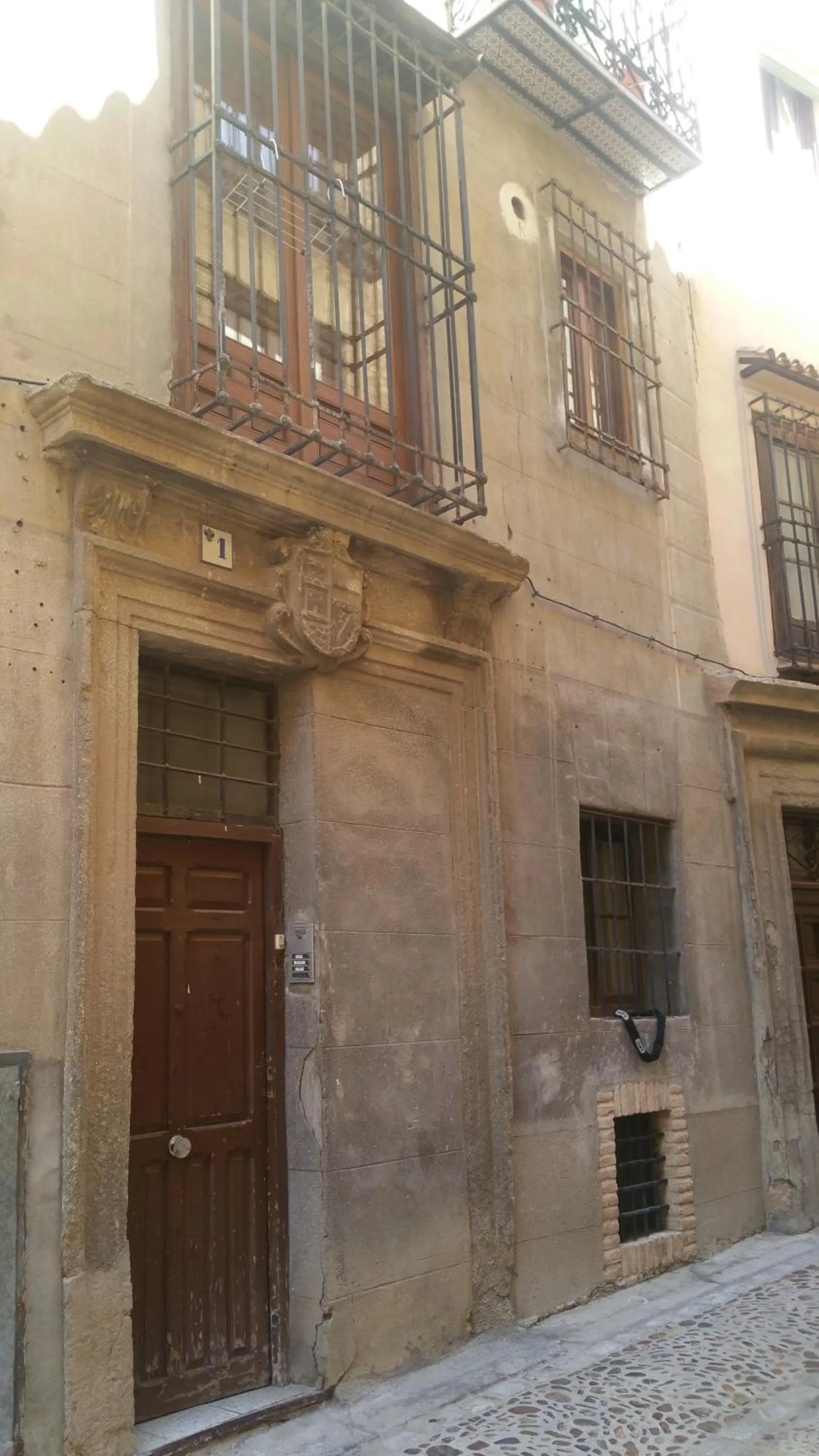 Facade/entrance in Toledo Flat, City Centre
