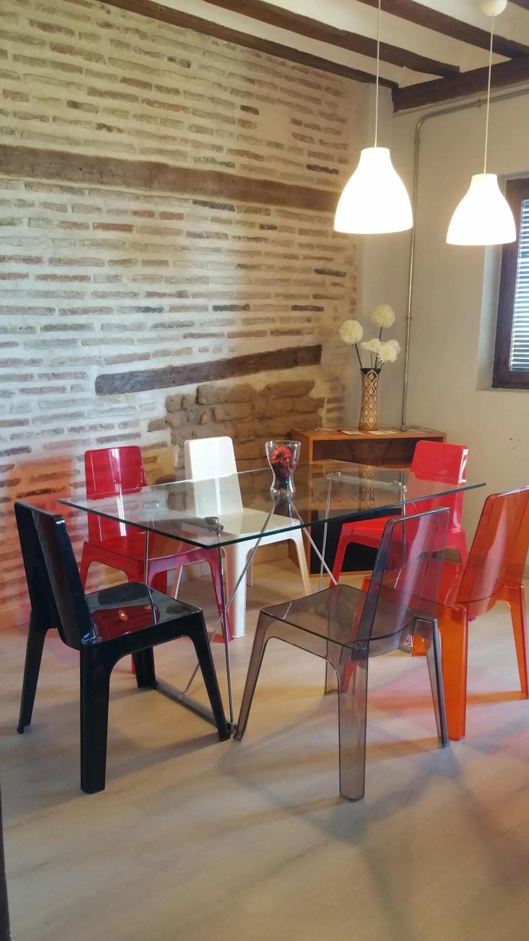 Dining area in Toledo Flat, City Centre
