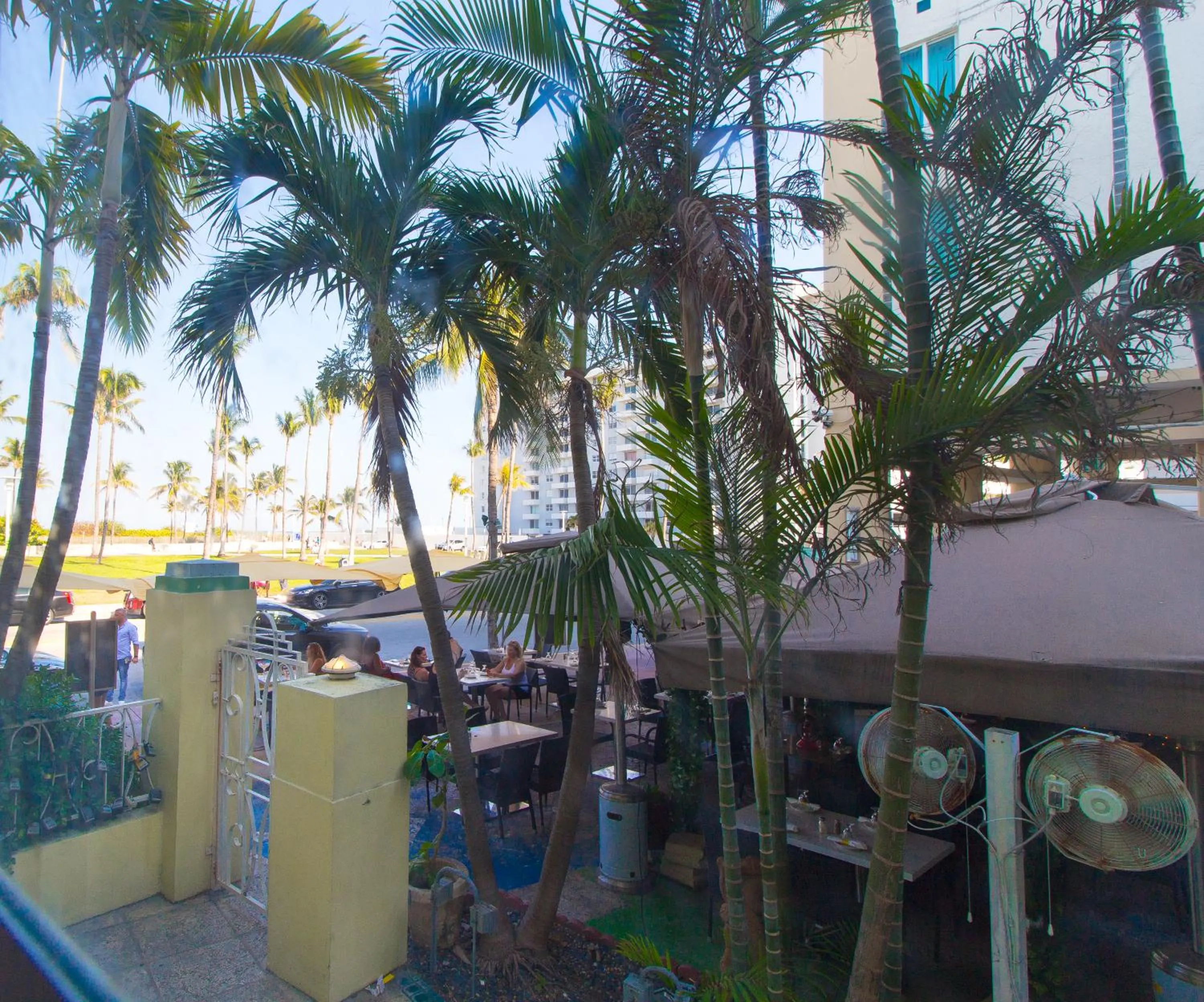 Property building in Barbizon on Ocean Drive Apartments