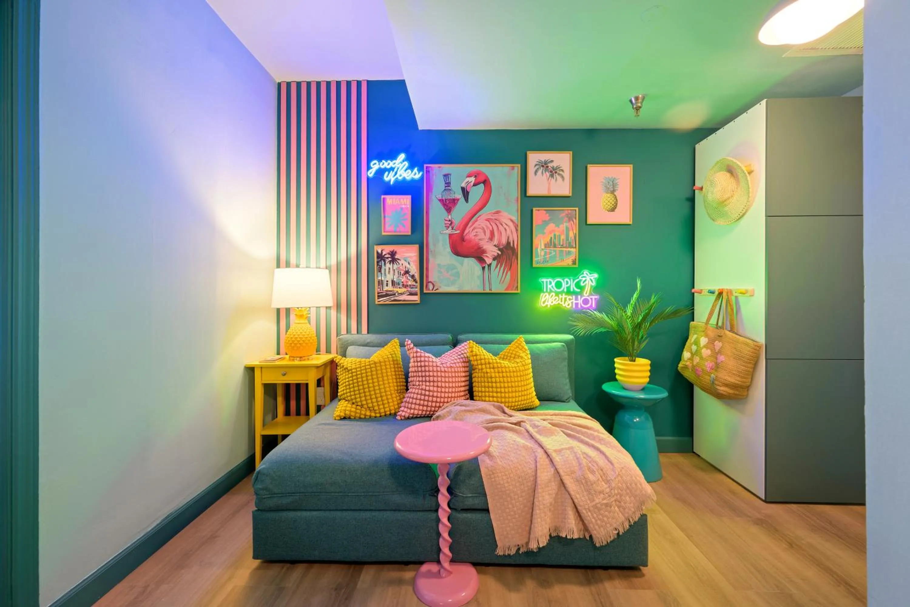 Living room, Bed in Barbizon on Ocean Drive Apartments