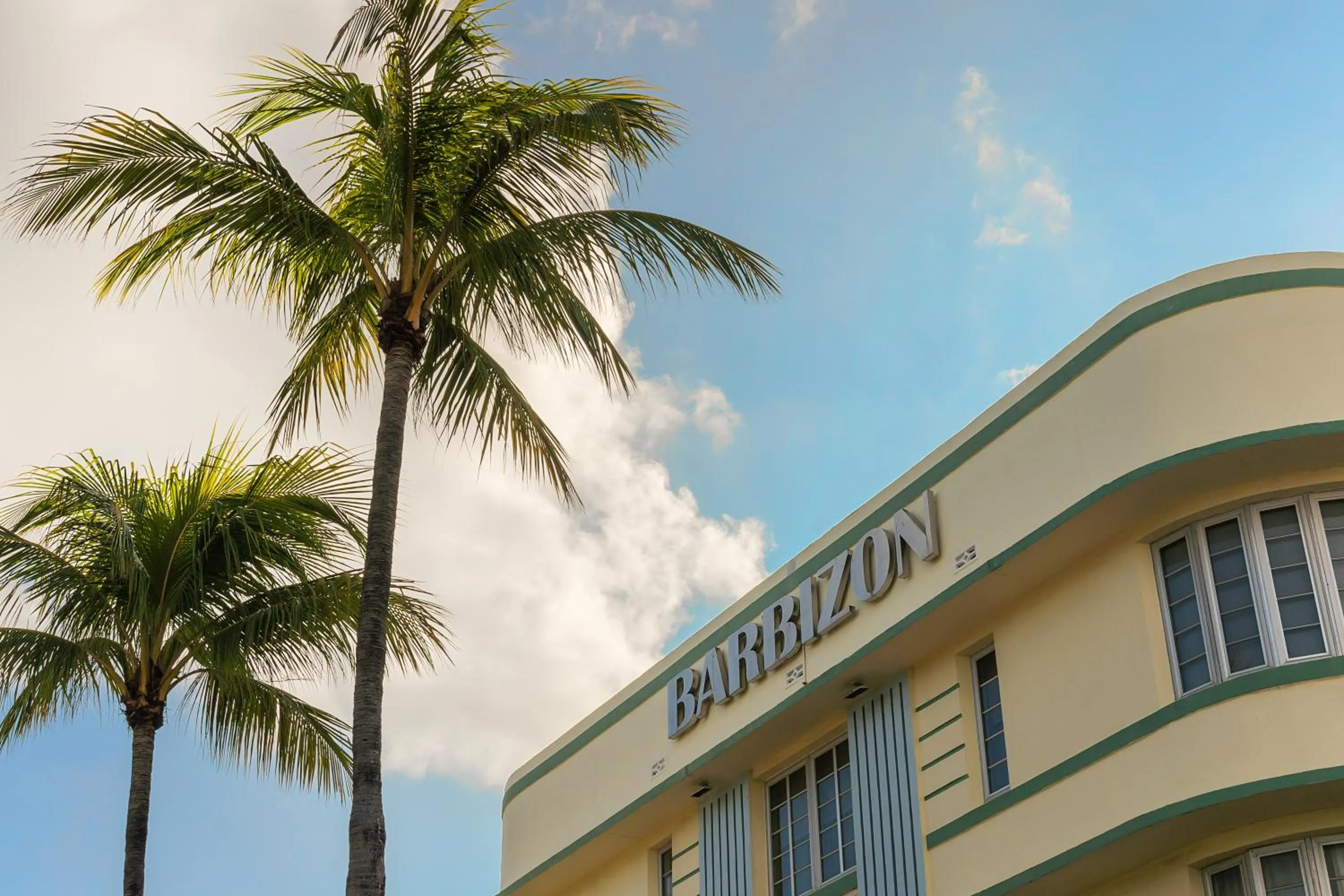 Property building in Barbizon on Ocean Drive Apartments
