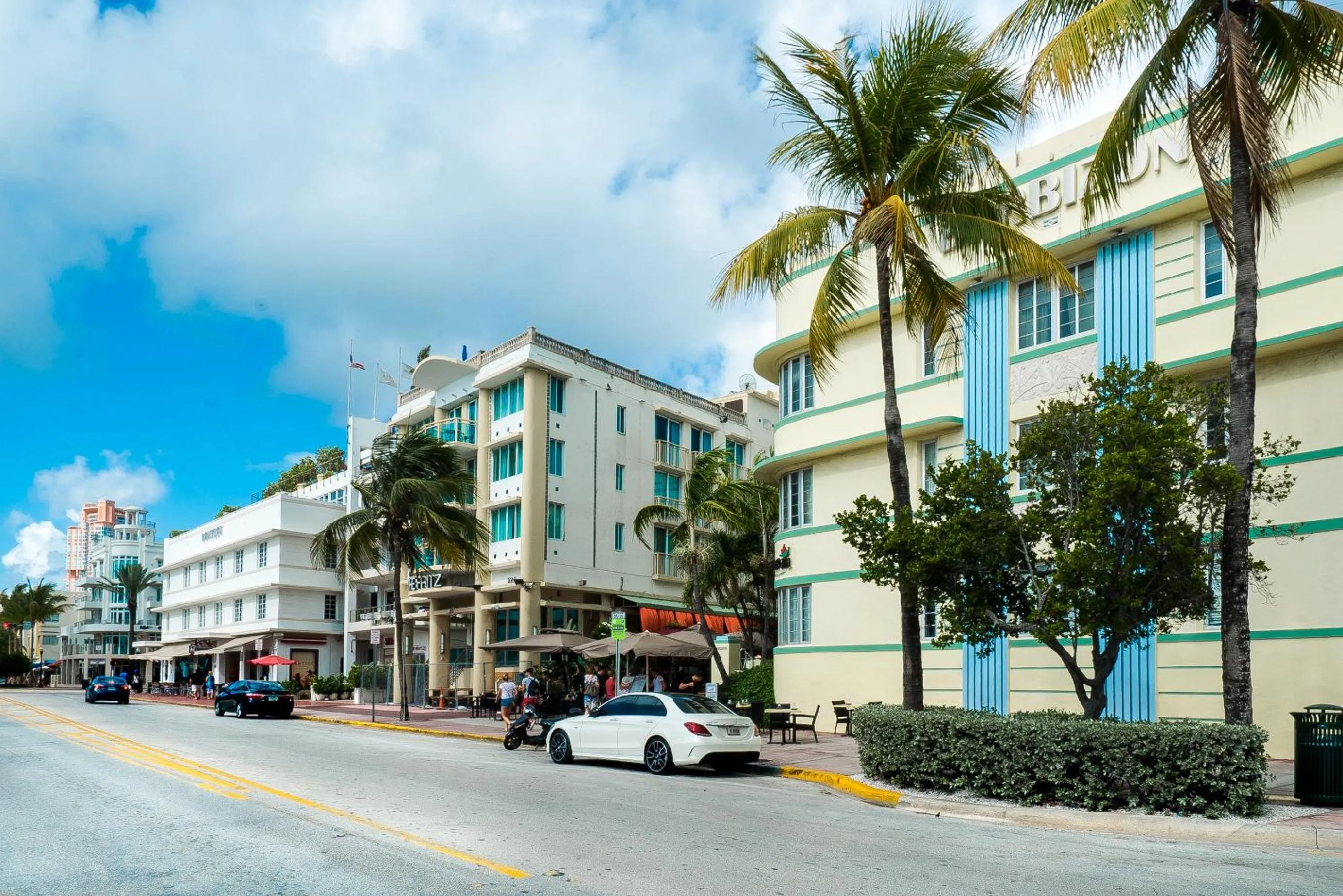 Restaurant/places to eat in Barbizon on Ocean Drive Apartments