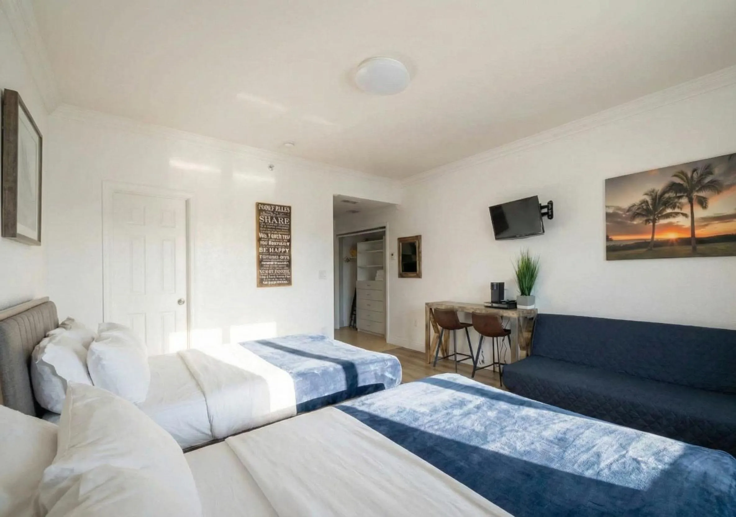 Bed in Barbizon on Ocean Drive Apartments