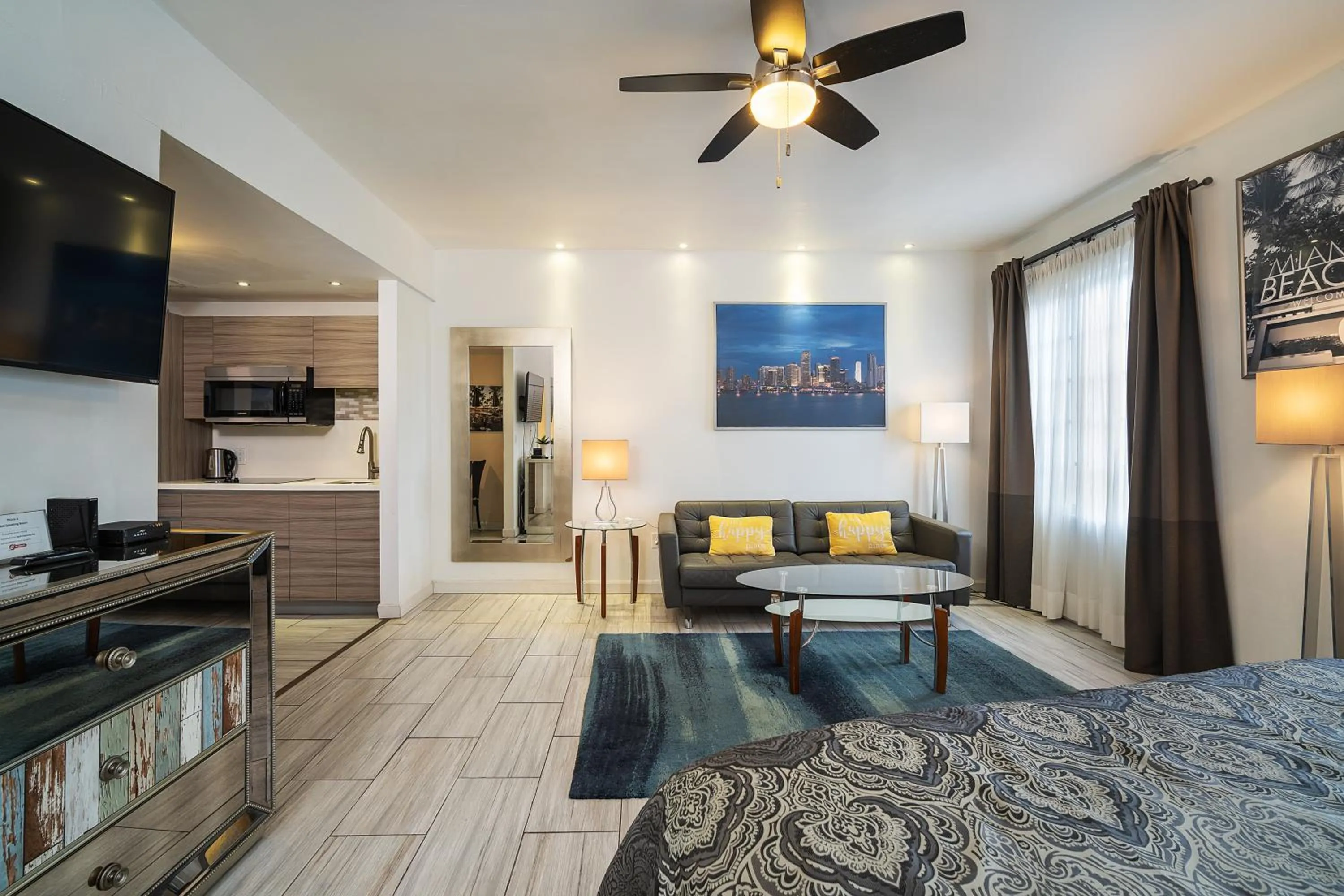 Living room, Bed in Barbizon on Ocean Drive Apartments