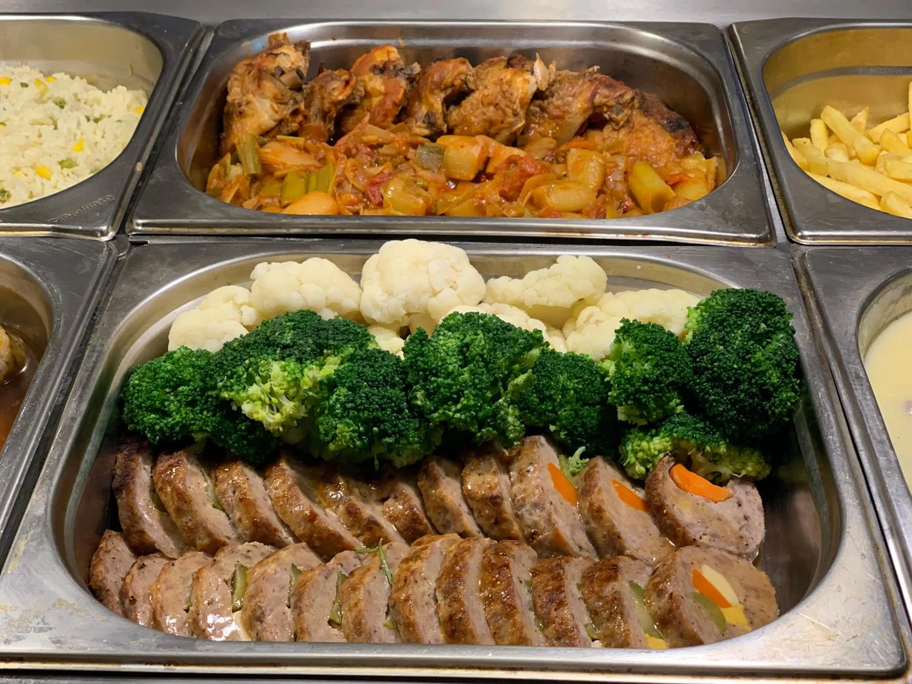 Food and drinks in Hotel Bor