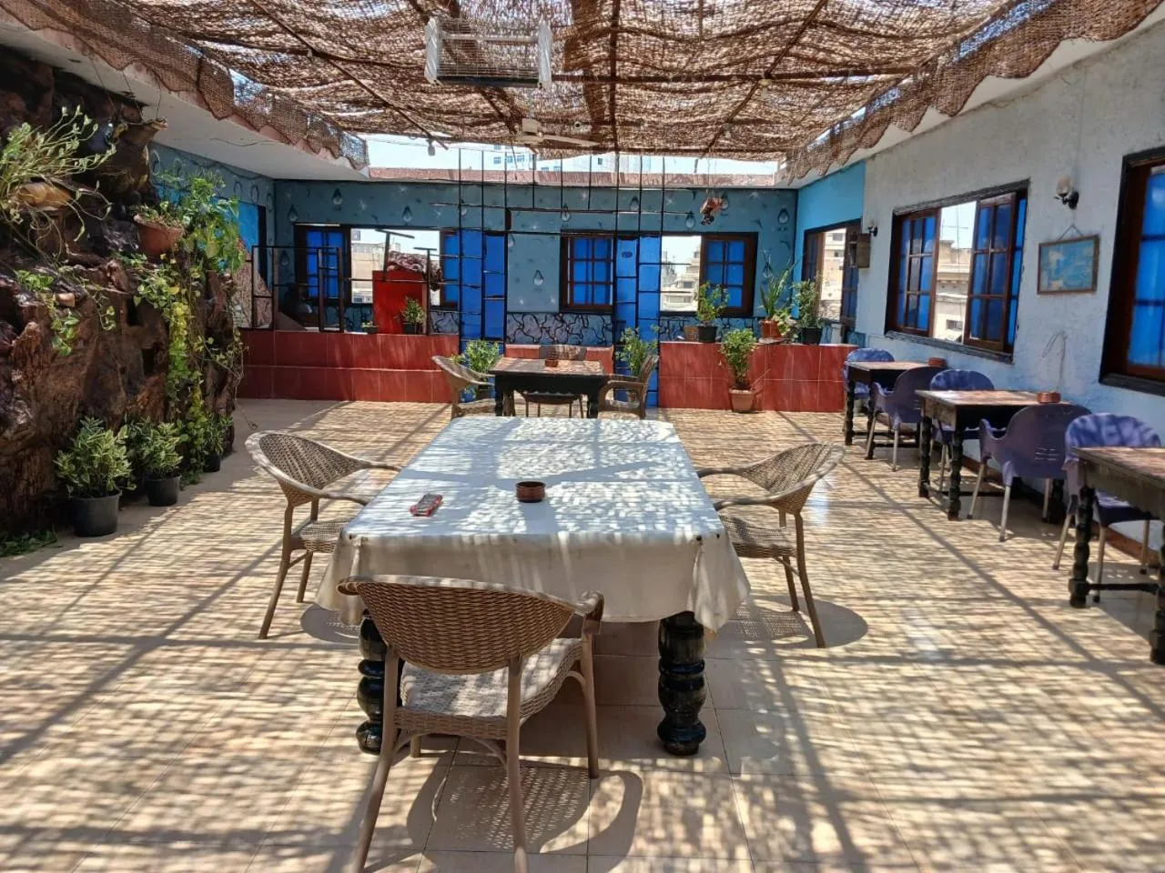 Restaurant/places to eat in New Palace Hotel