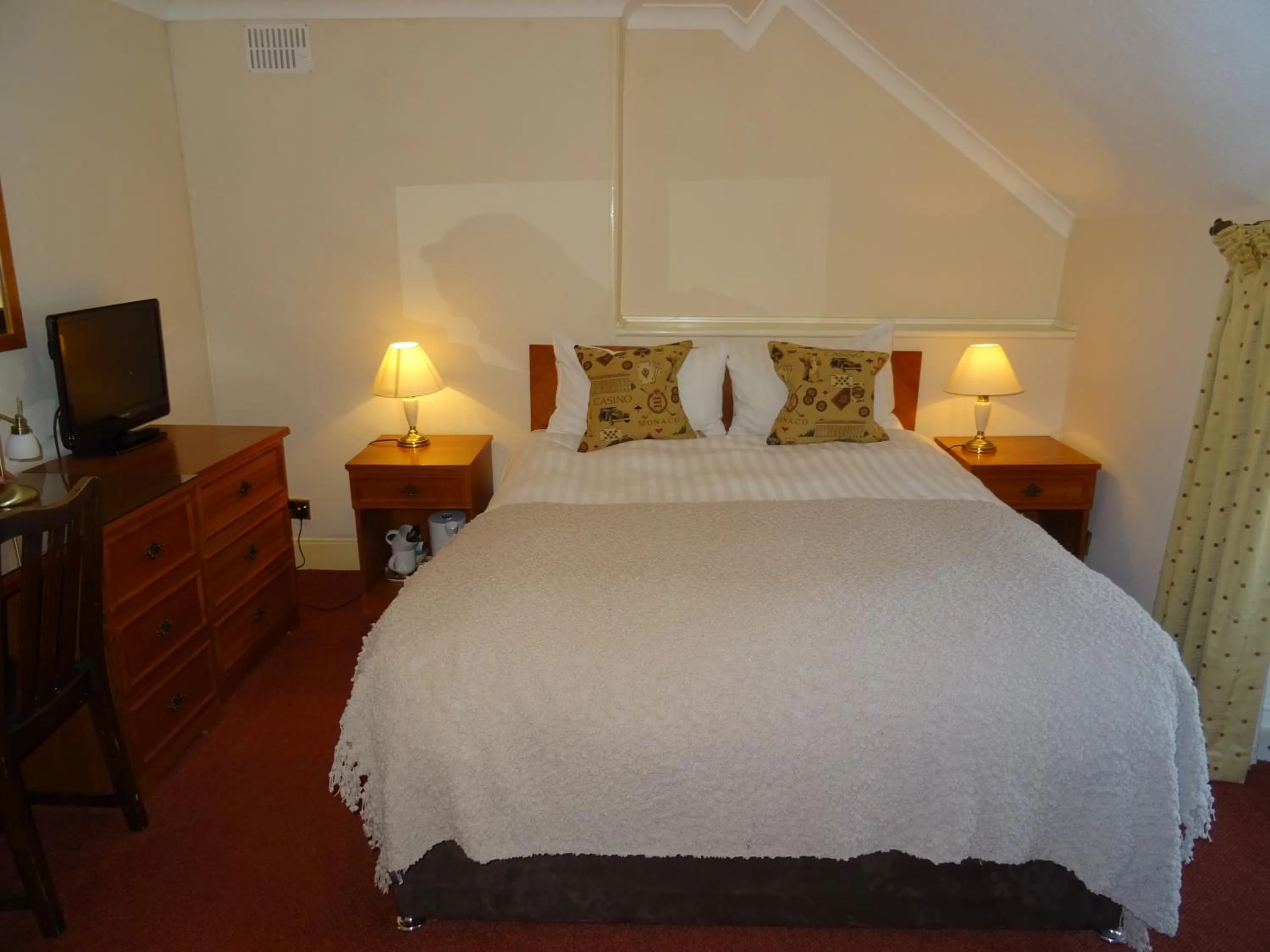 Spring, Bed in Lutwidge Arms