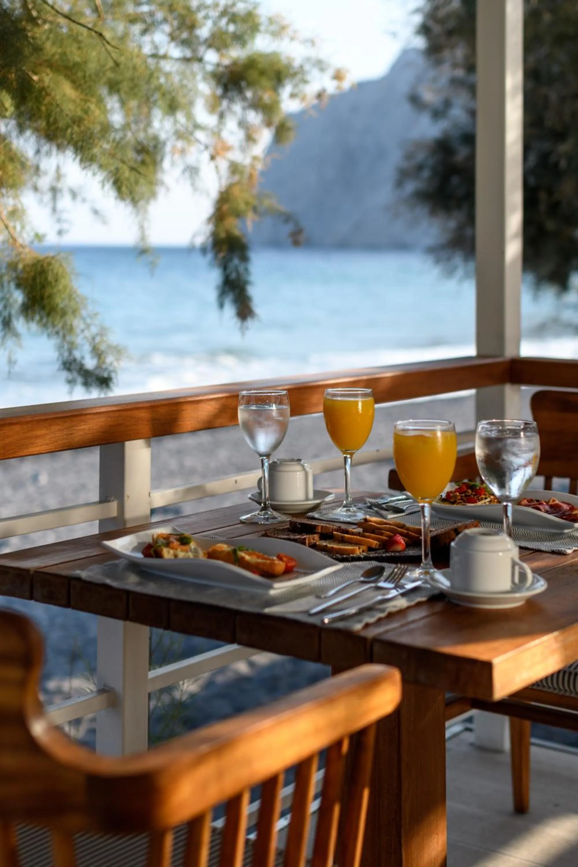 Restaurant/places to eat in Alesahne Beach Hotel