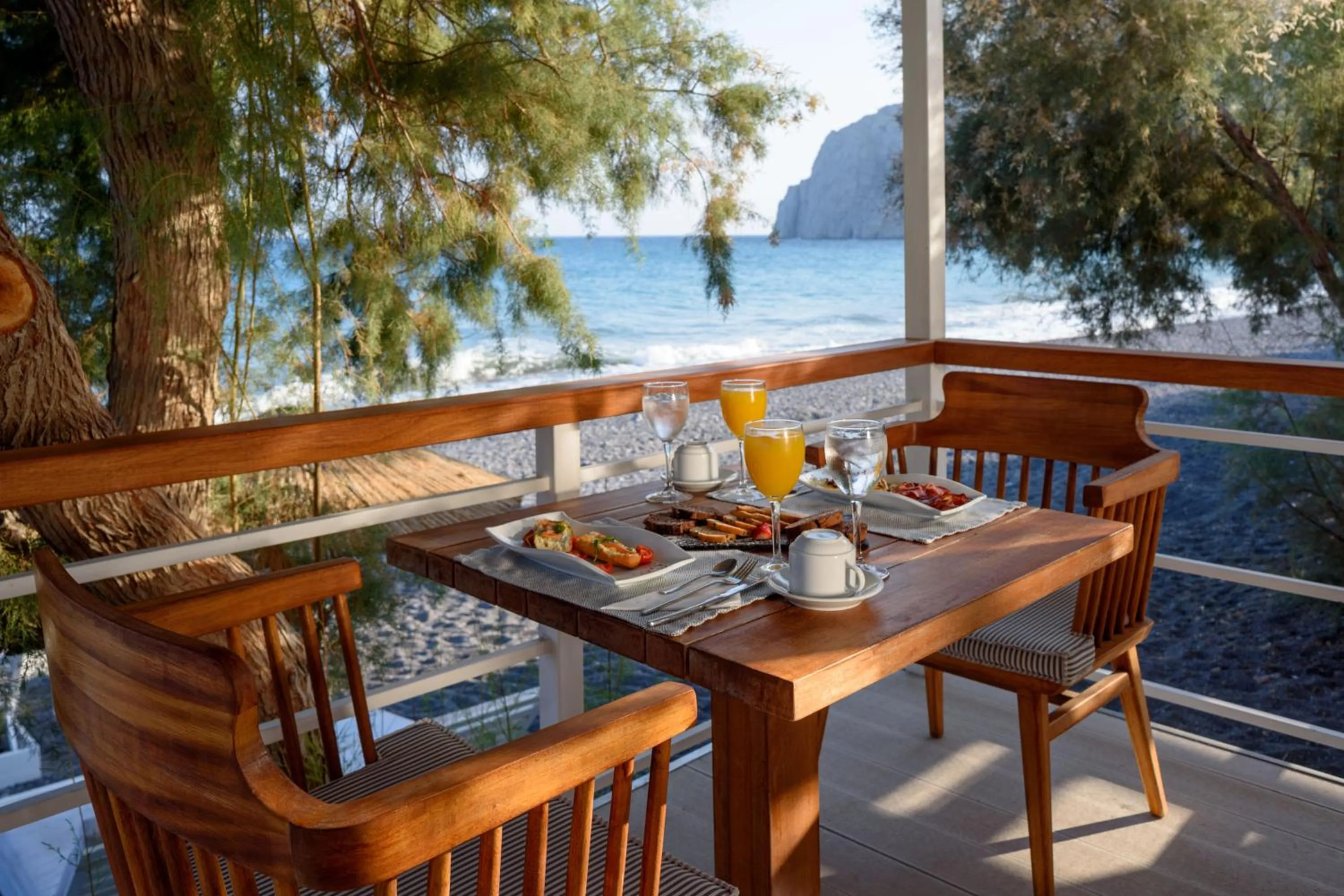 Patio in Alesahne Beach Hotel