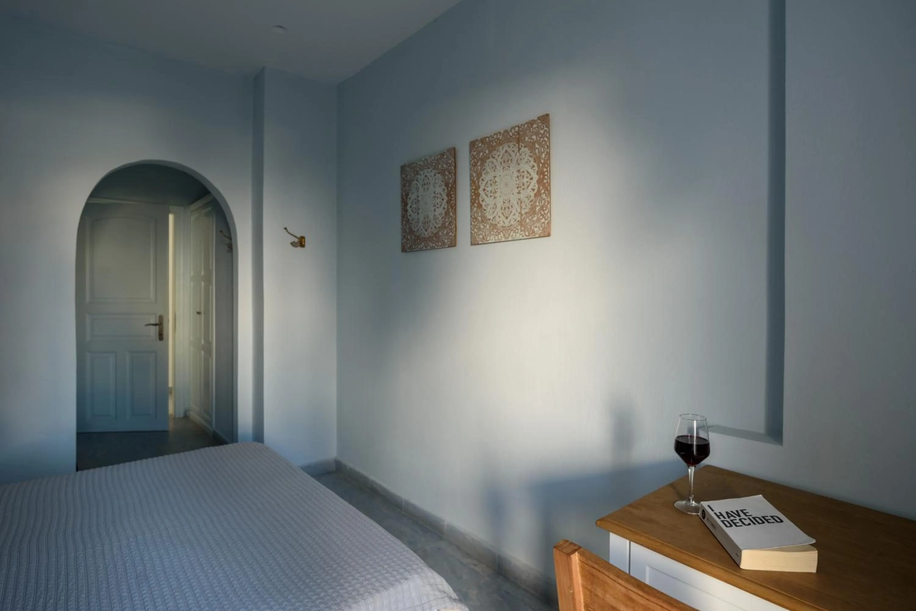 Bedroom, Bed in Alesahne Beach Hotel