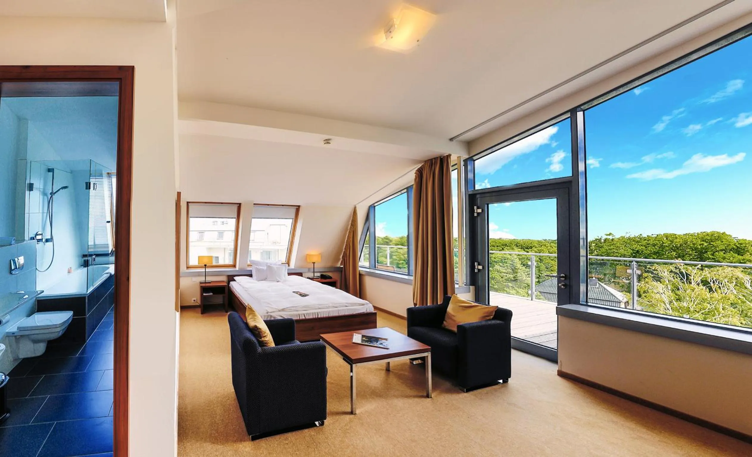 Photo of the whole room, Bed in THE GRAND Ahrenshoop