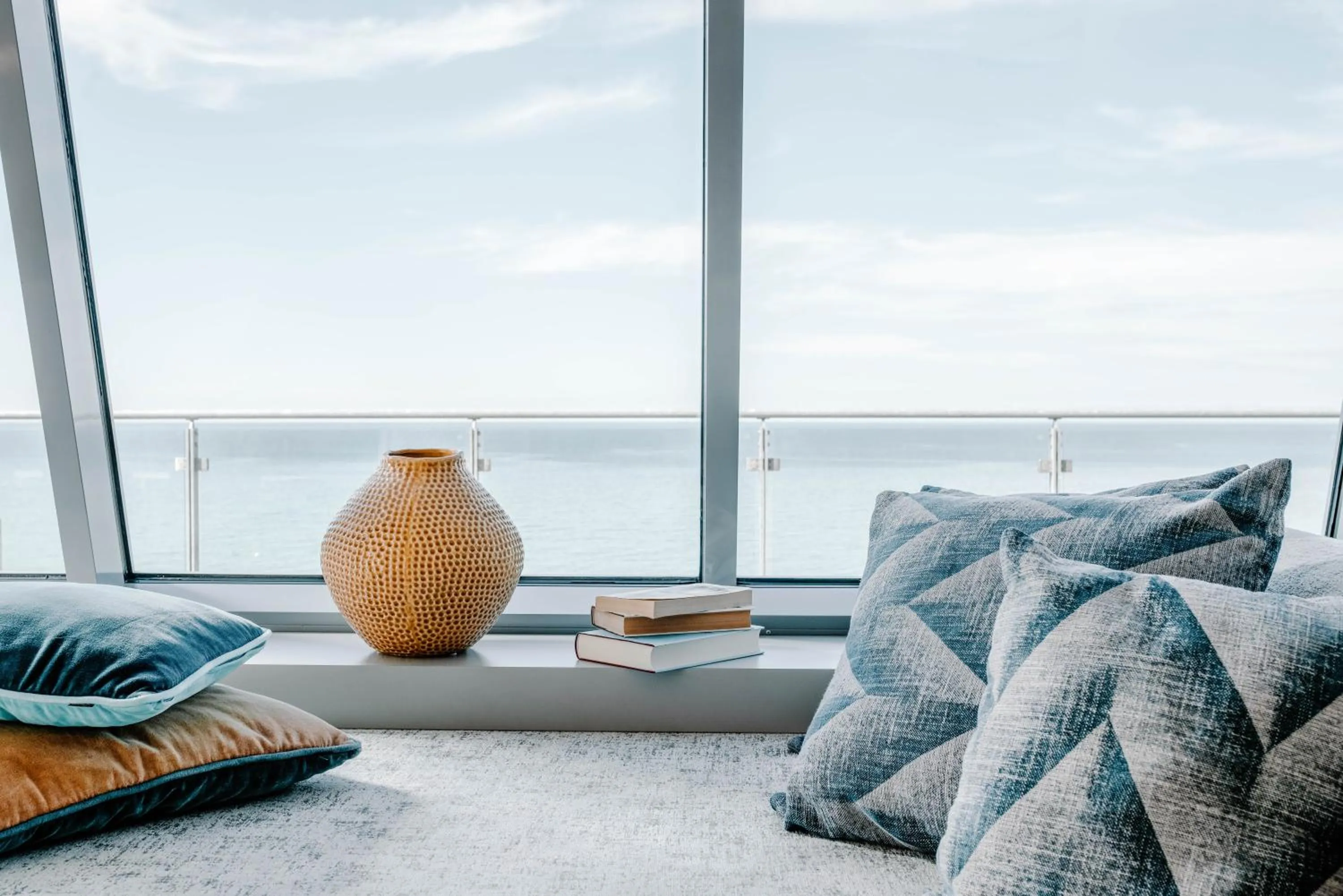 Seating area, Bed in THE GRAND Ahrenshoop