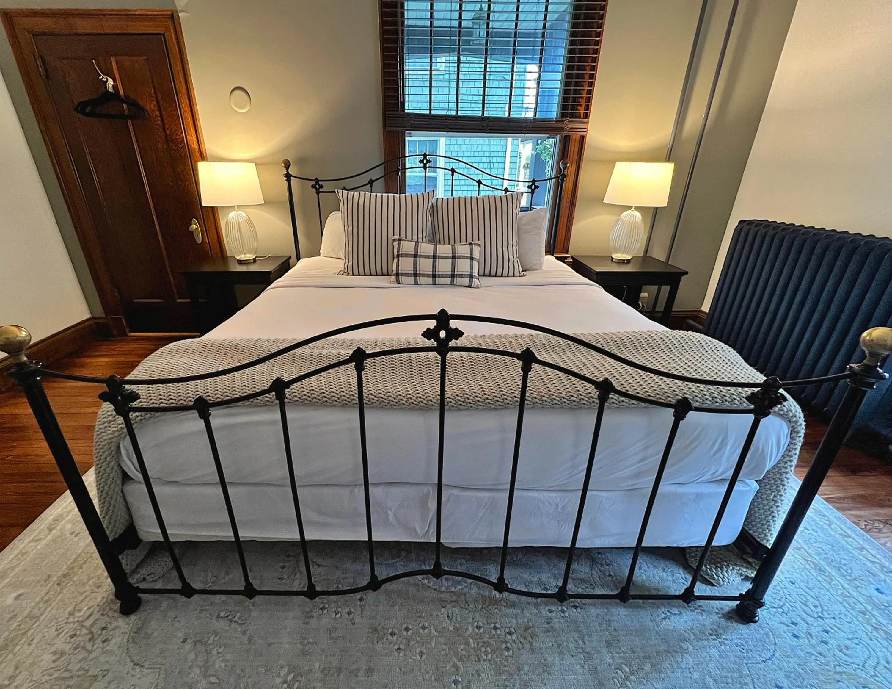 Bed in Hearthside Inn