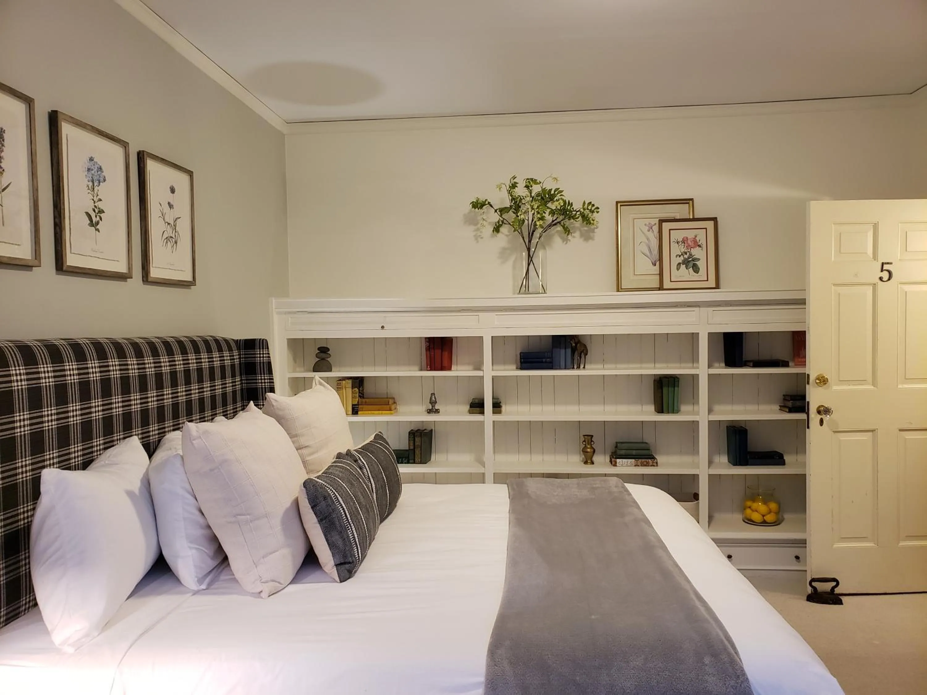 Bedroom, Bed in Hearthside Inn