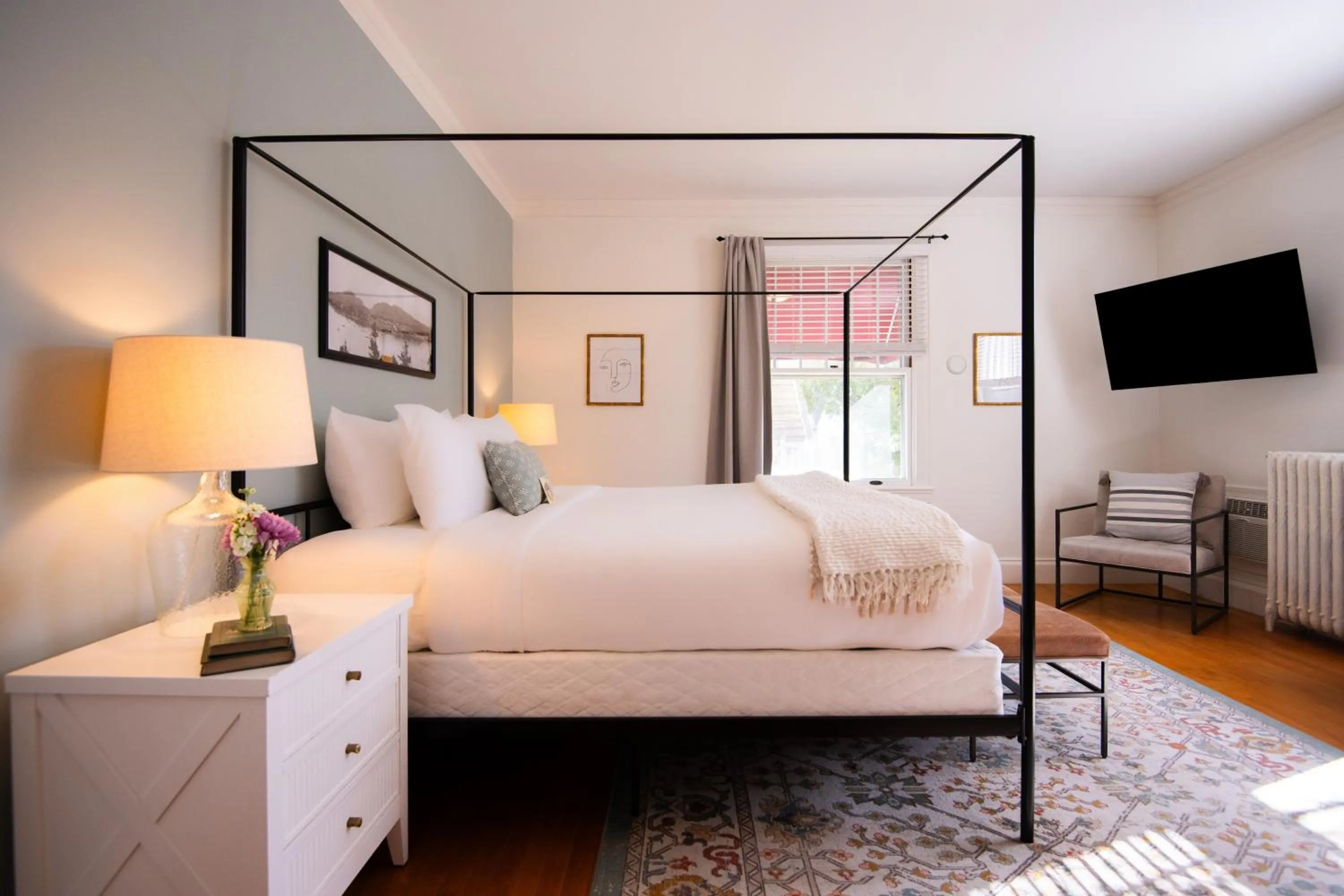 Bed in Hearthside Inn