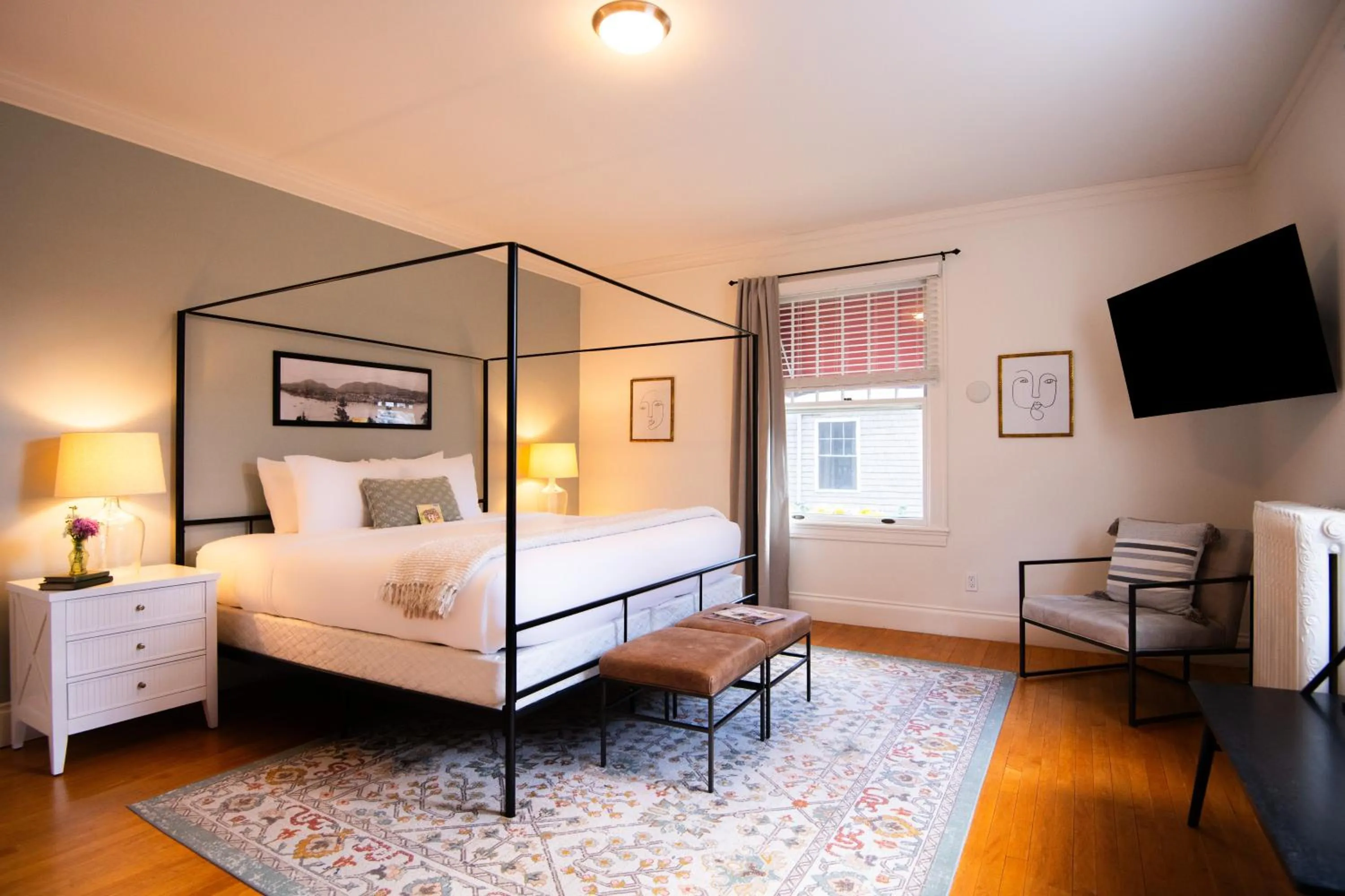 Bed in Hearthside Inn