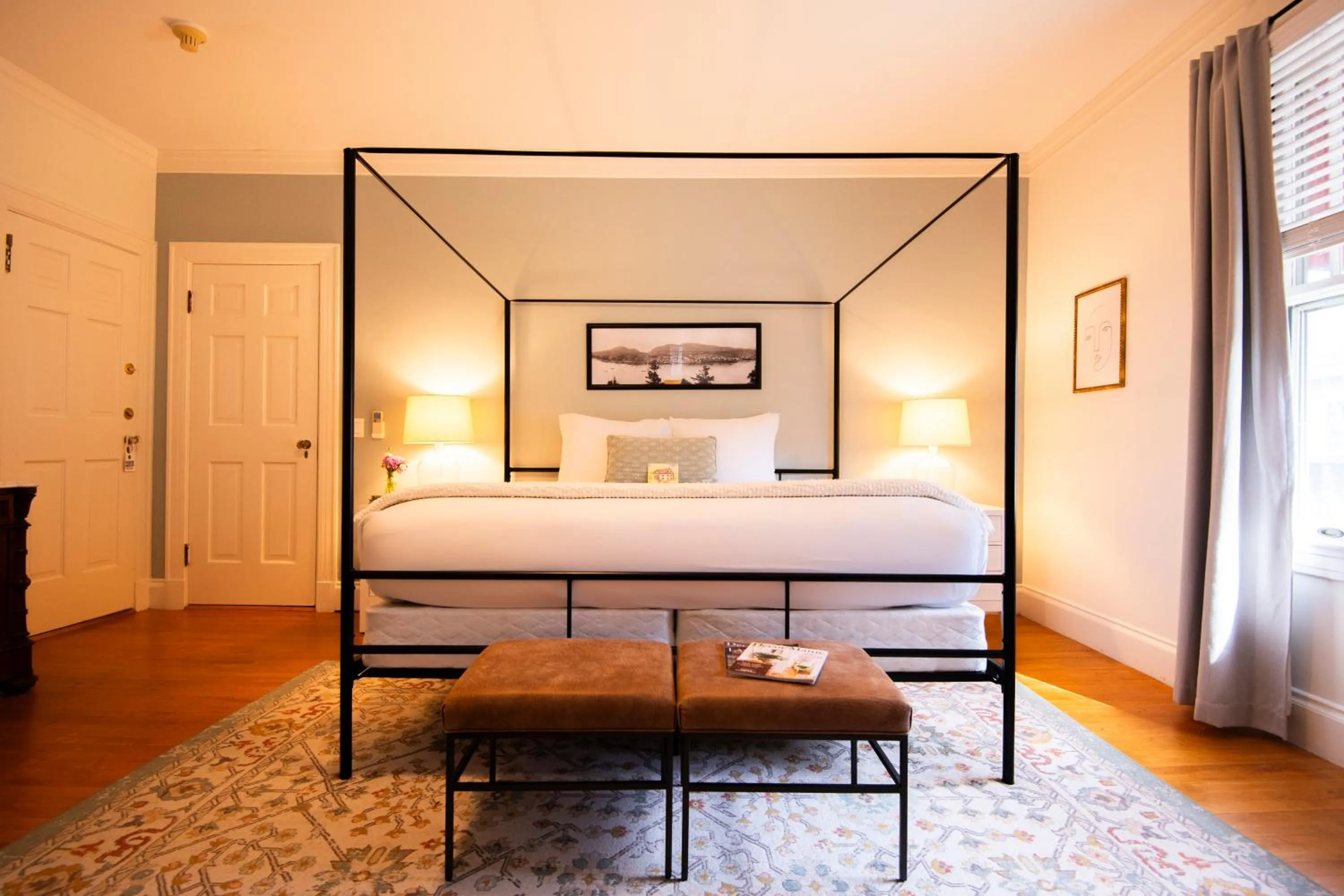 Bed in Hearthside Inn