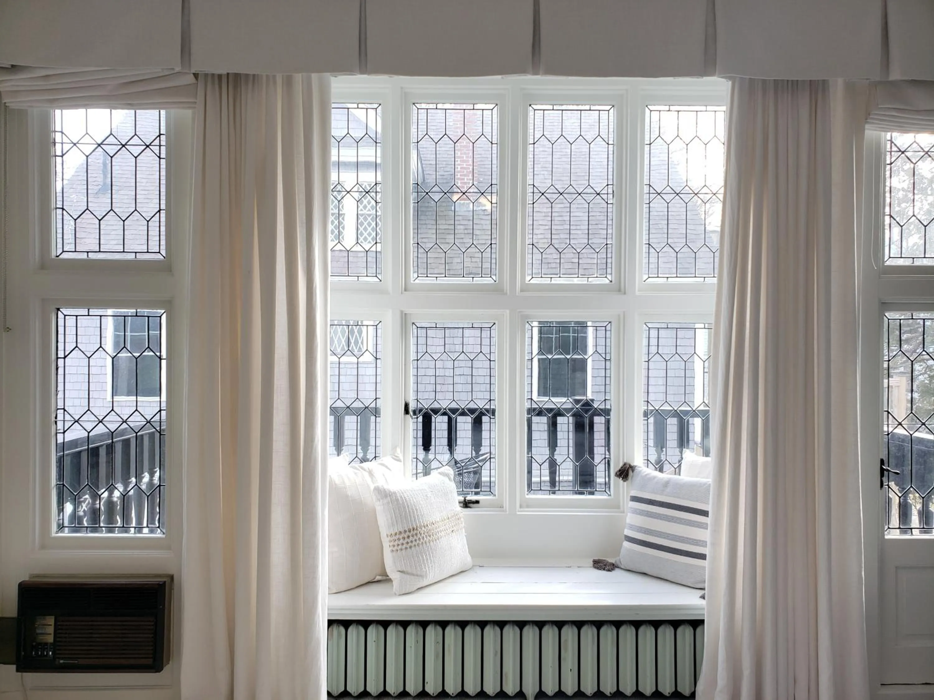 Decorative detail in Hearthside Inn